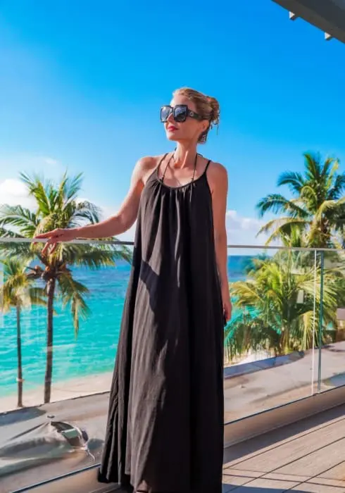 Black Dress beach trip packing must-haves