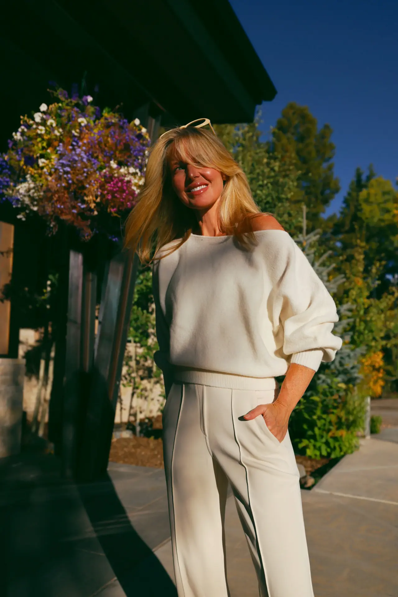 ivory set for a super cozy and stylish travel day outfit