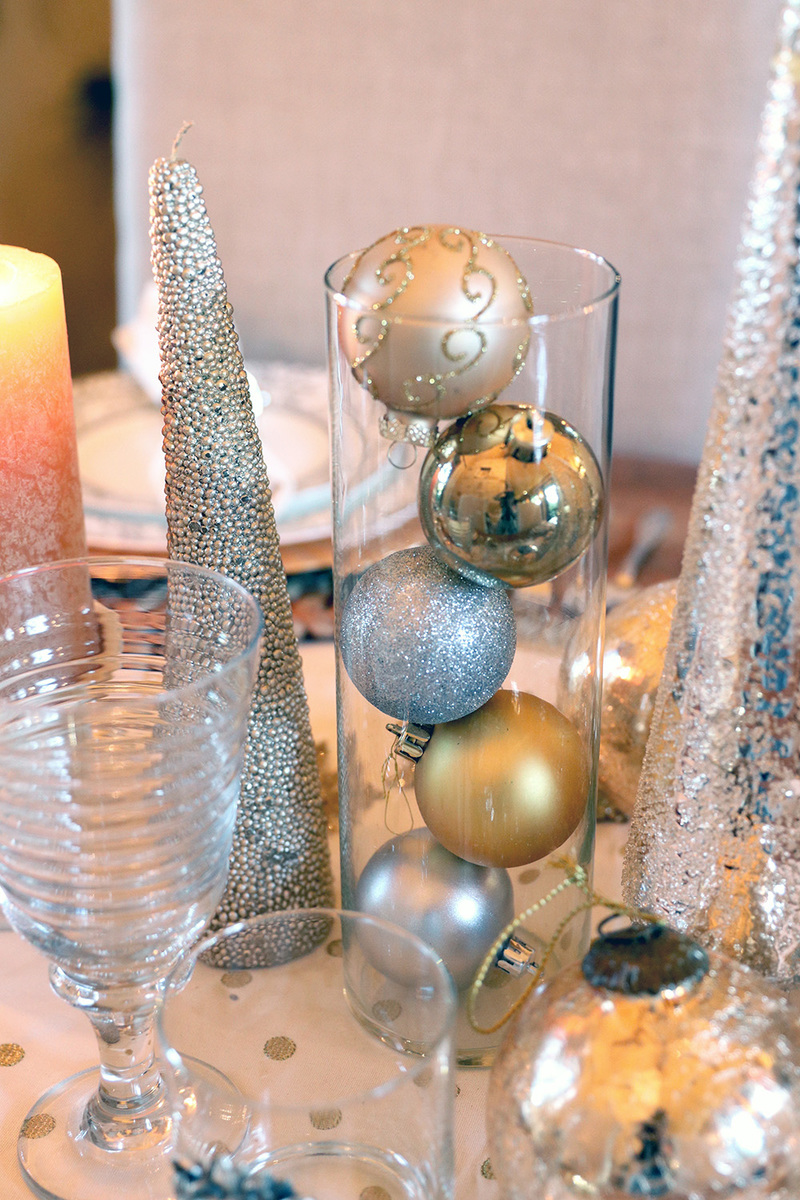 a beautiful, elegant and rustic holiday tables cape idea for your holiday dinners 