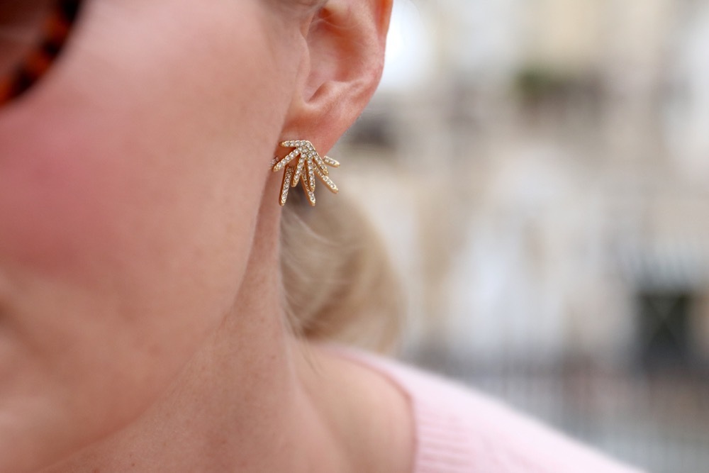 gold and crystal small earrings from baublebar, elegant and easy option for everyday wear, very versatile jewelry