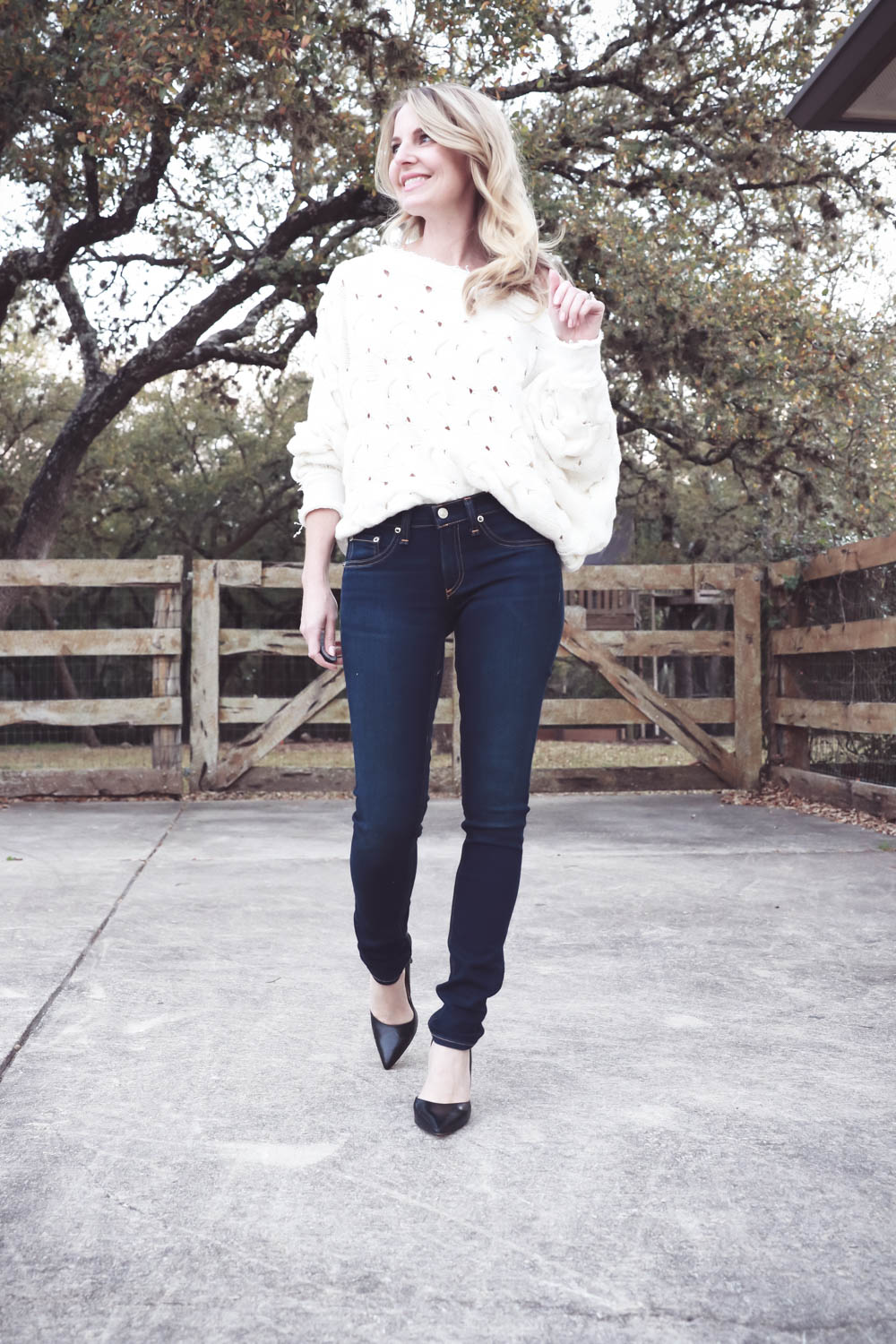 Spring wardrobe basics with erin busbee of busbeestyle and nordstrom featuring a pair of dark wash skinny jeans by Rag and bone from nordstrom