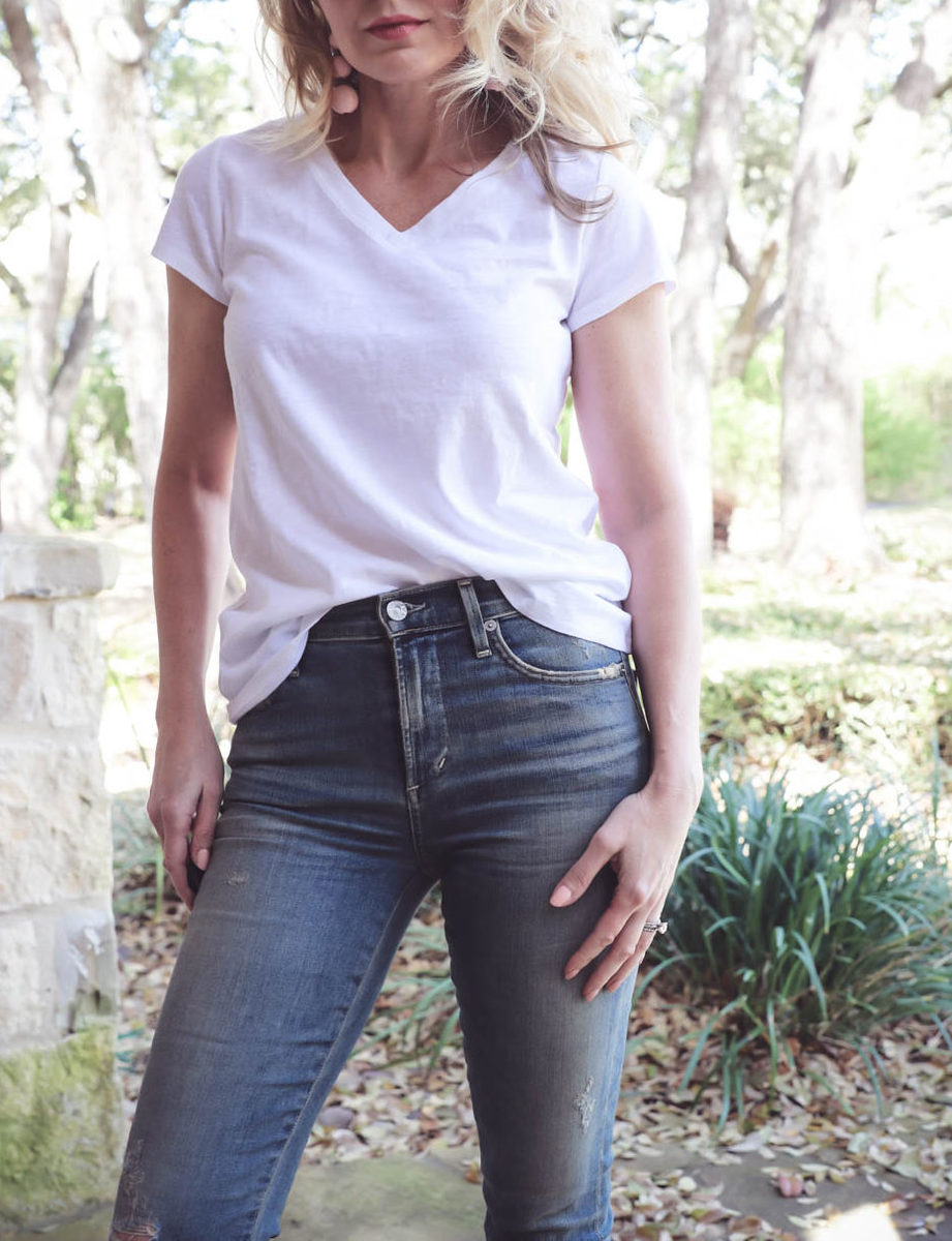 spring wardrobe basics with nordstrom. In this picture, Erin Busbee of busbeestyle from san antonio, texas is wearing an eileen fisher white cotton tee that is not see through