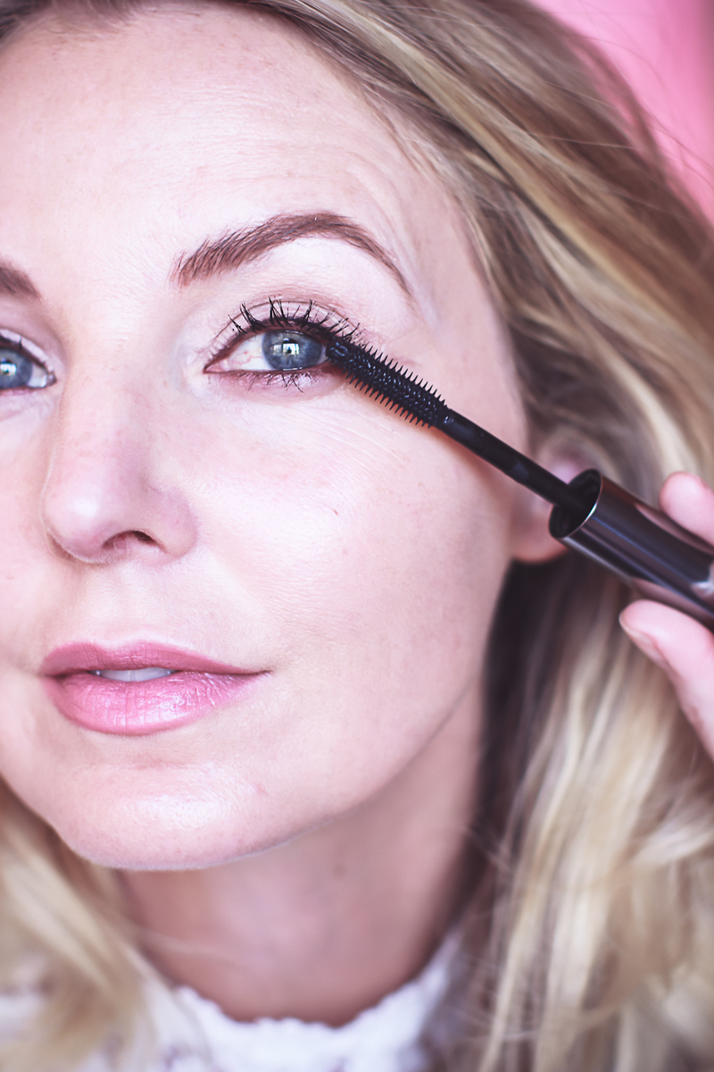 Holiday makeup gift sets, featuring benefit cosmetics from Ulta, and they're real mascara reviewed by beauty blogger over 40, Erin Busbee of Busbee Style