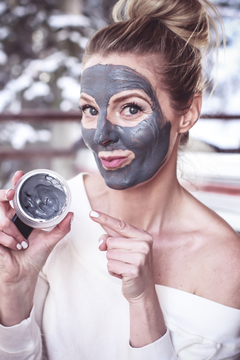 Spa Day, how to have a spa day at home, featuring colleen rothschild clarifying detox mask, beauty blogger over 40, Erin Busbee of Busbee Style
