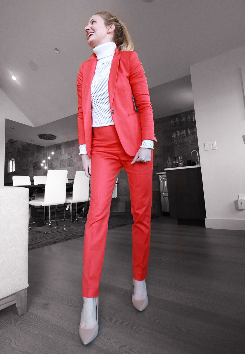 Spring Blazers 2018 women's, how to style spring blazers with Erin Busbee of BusbeeStyle featuring a Vince Camuto bright red blazer with a corset back detail, paired with Vince Camuto tapered ankle pants in red