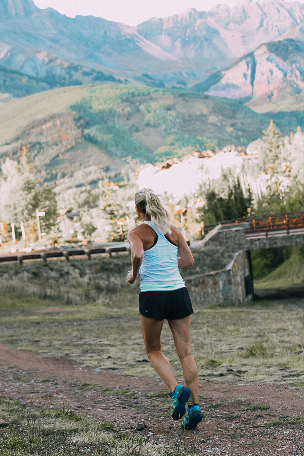 Natural deodorant and why you should switch, Native deodorant works well, even with heavy exercise and running, review of Native deodorant by fashion blogger Erin Busbee trail running in the mountains of colorado