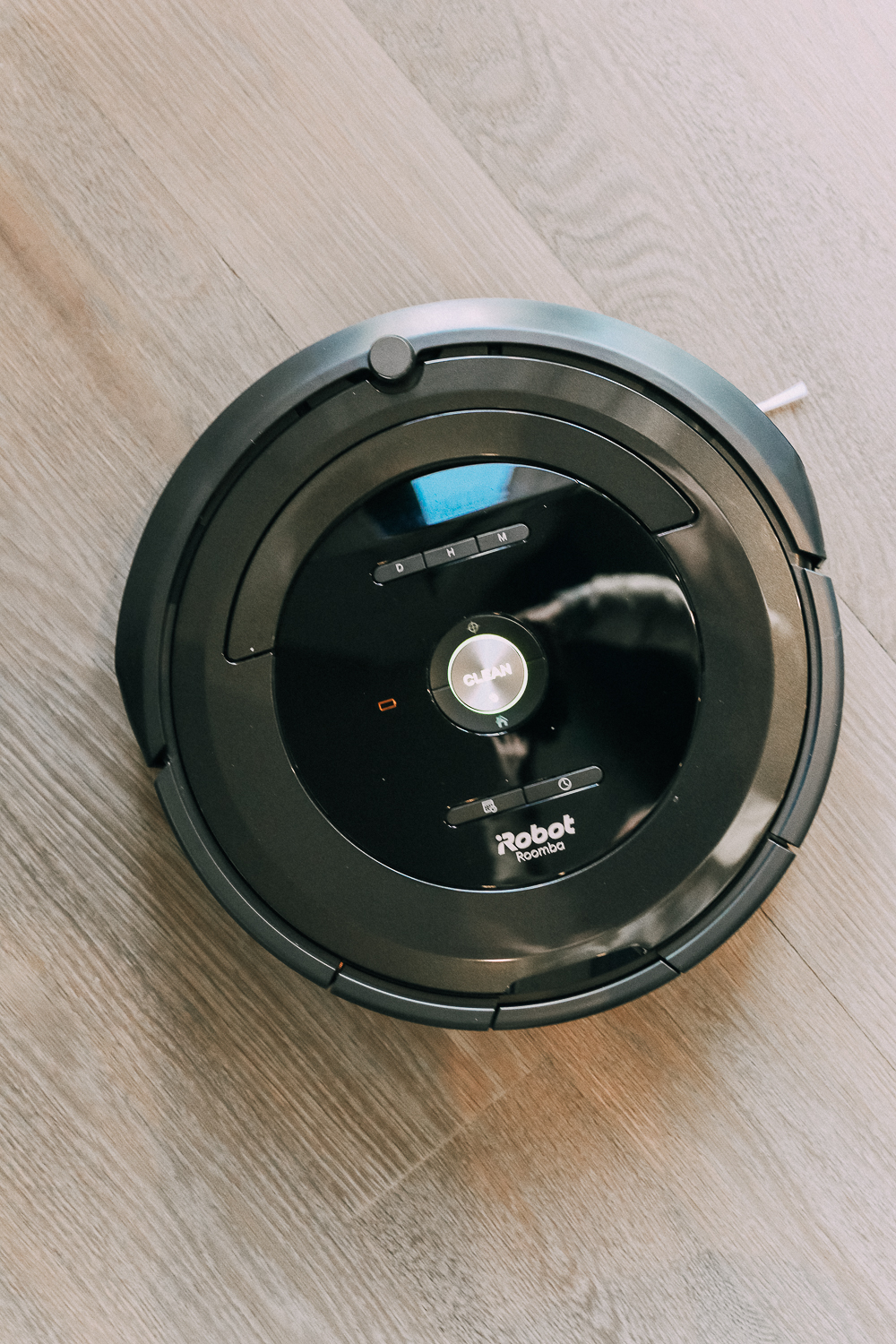 Best Selling Gifts QVC featuring the Roomba vacuum cleaner