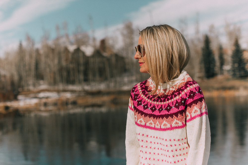 Essential sweaters for fall for women 2018 featuring a pink and white fairisle sweater from JCPenney on blonde fashion blogger