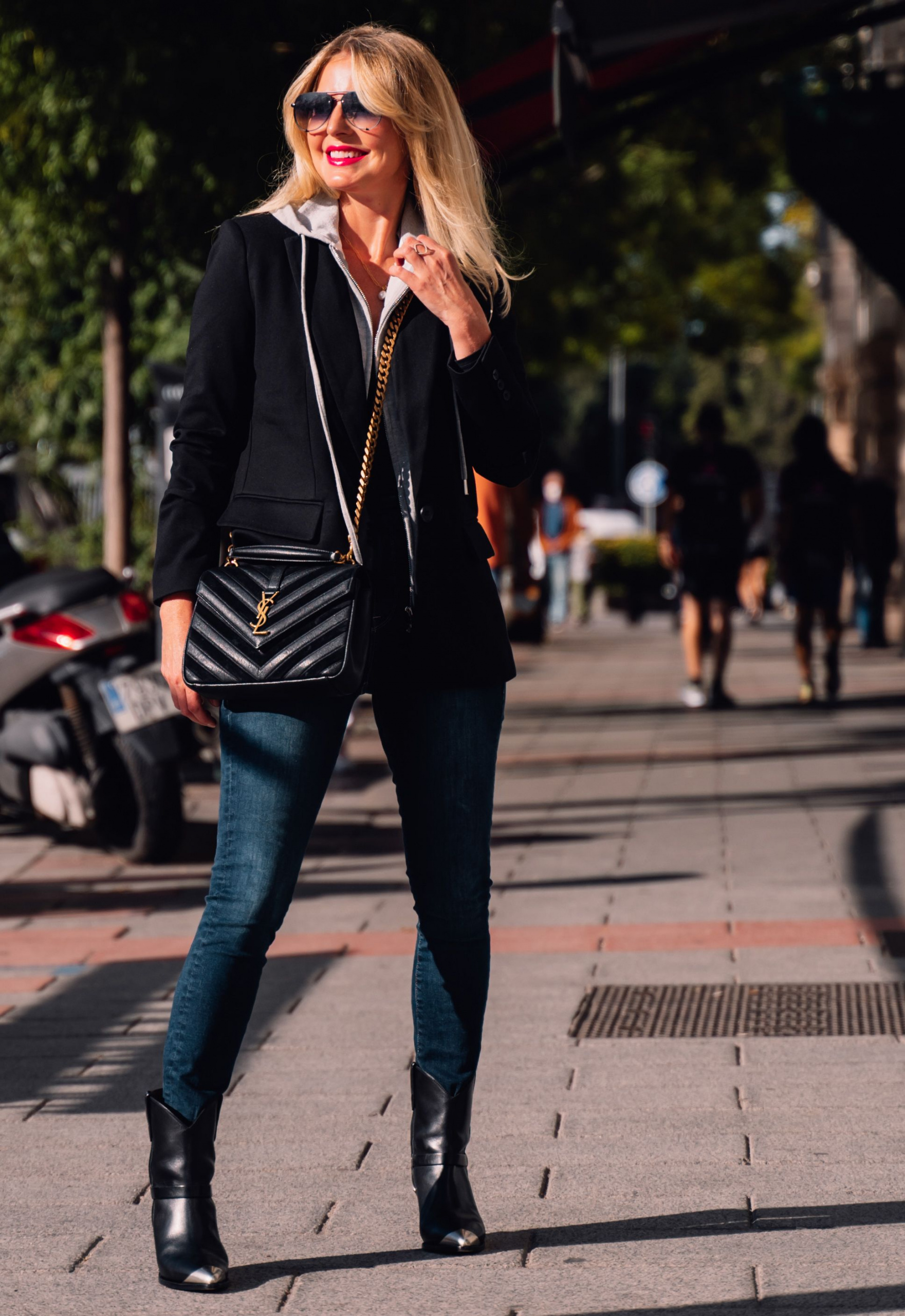 Veronica Beard blazer dupes, Veronica Beard blazer look for less, Erin Busbee, fashion over 40, style over 40, Madrid, Spain