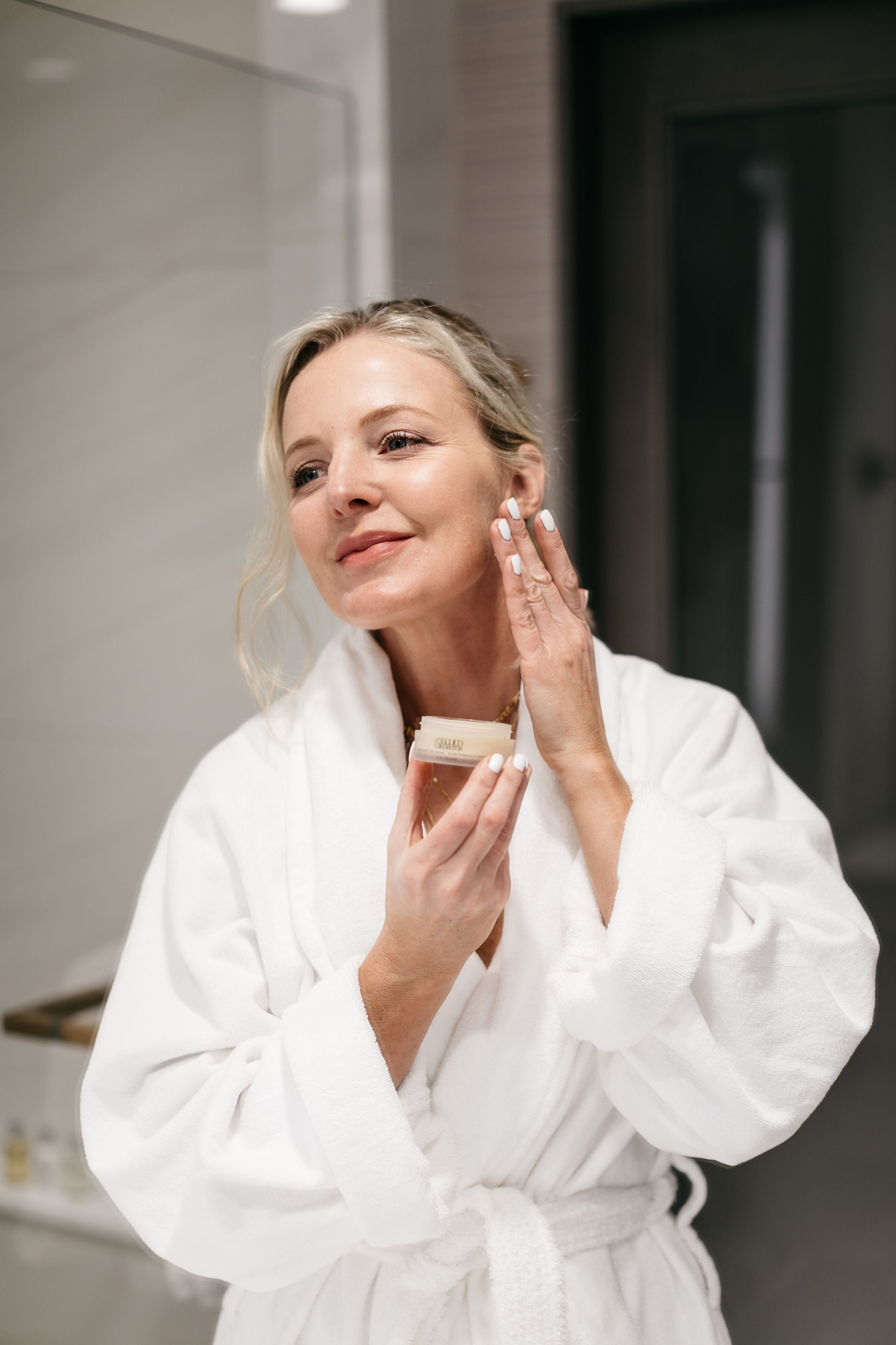 Anti-Aging Skincare, Fashion blogger over 40, Erin Busbee of BusbeeStyle.com featuring the Colleen Rothschild Discovery Collection skincare kit including the Radiant Cleansing Balm