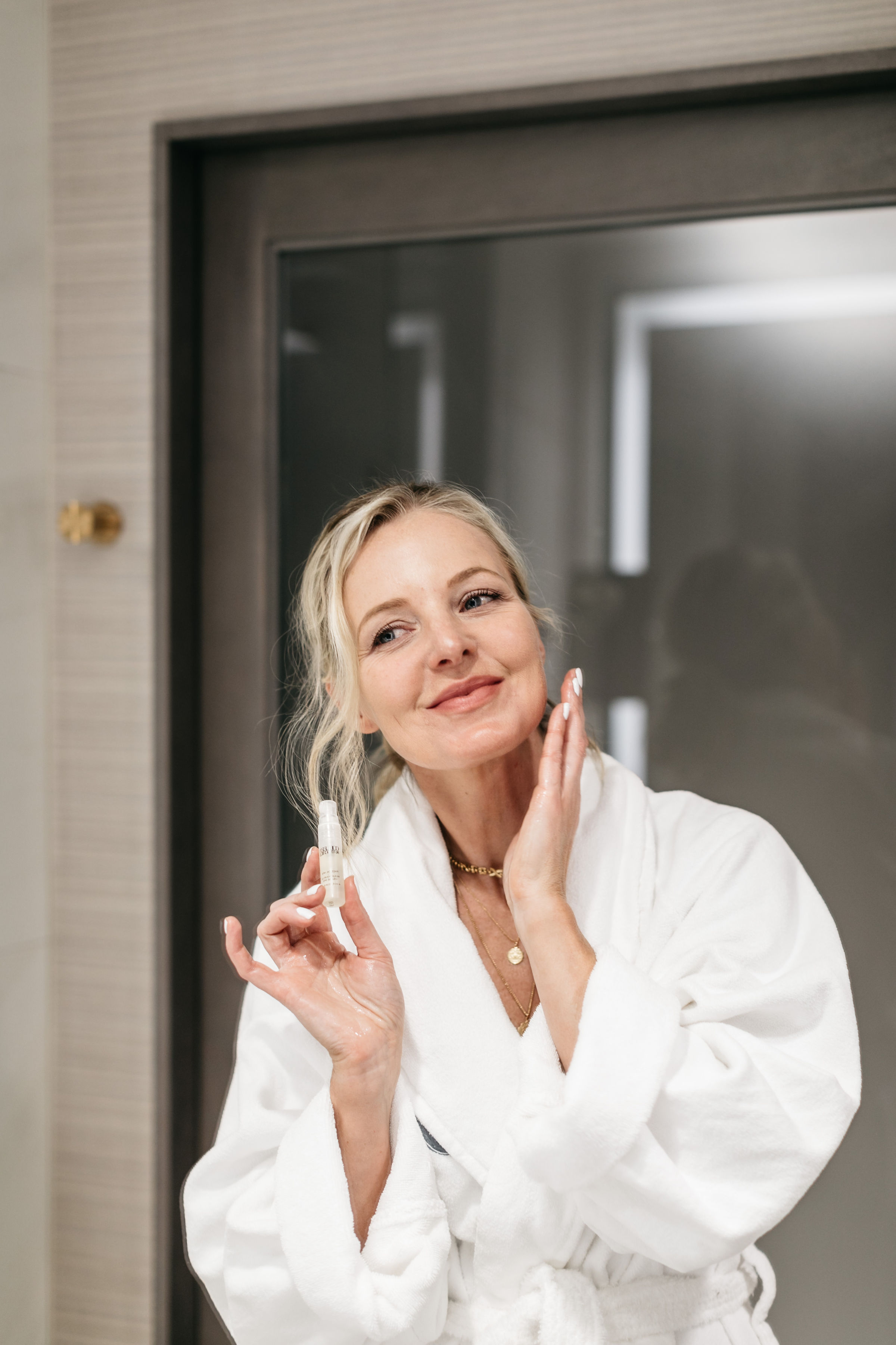 Anti-Aging Skincare, Fashion blogger over 40, Erin Busbee of BusbeeStyle.com featuring the Colleen Rothschild Discovery Collection skincare kit including the face oil