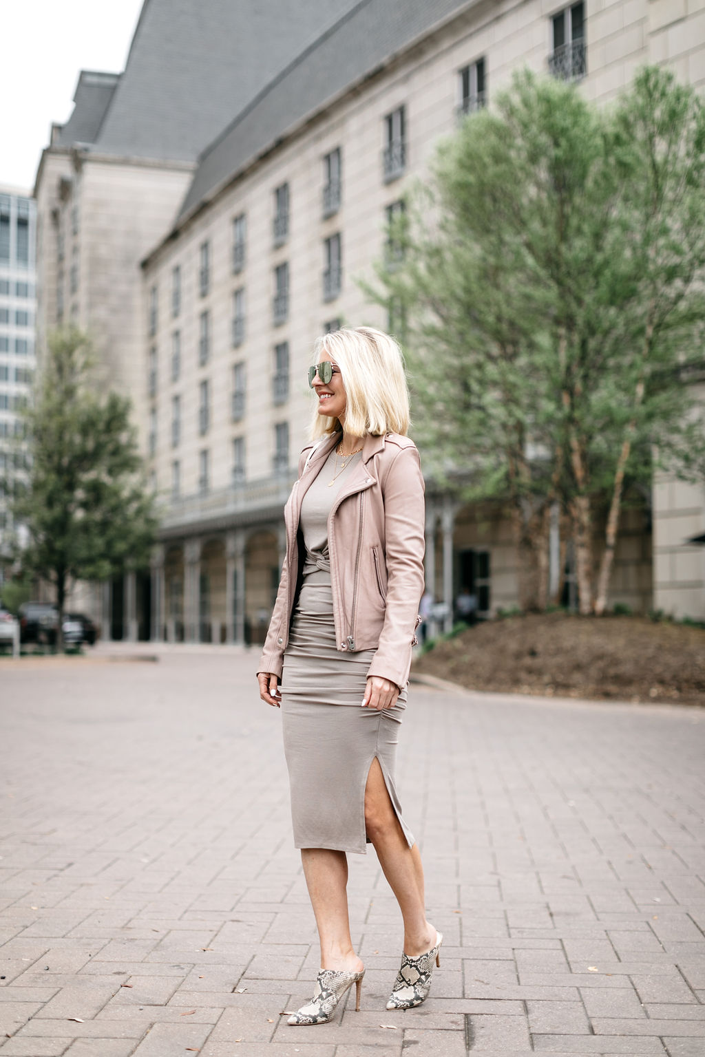 Reward Style Conference 2019, Fashion blogger over 40 Erin Busbee of BusbeeStyle.com wearing a fitted cropped long sleeve top and fitted midi skirt by Made LA from Revolve in Dallas, Texas