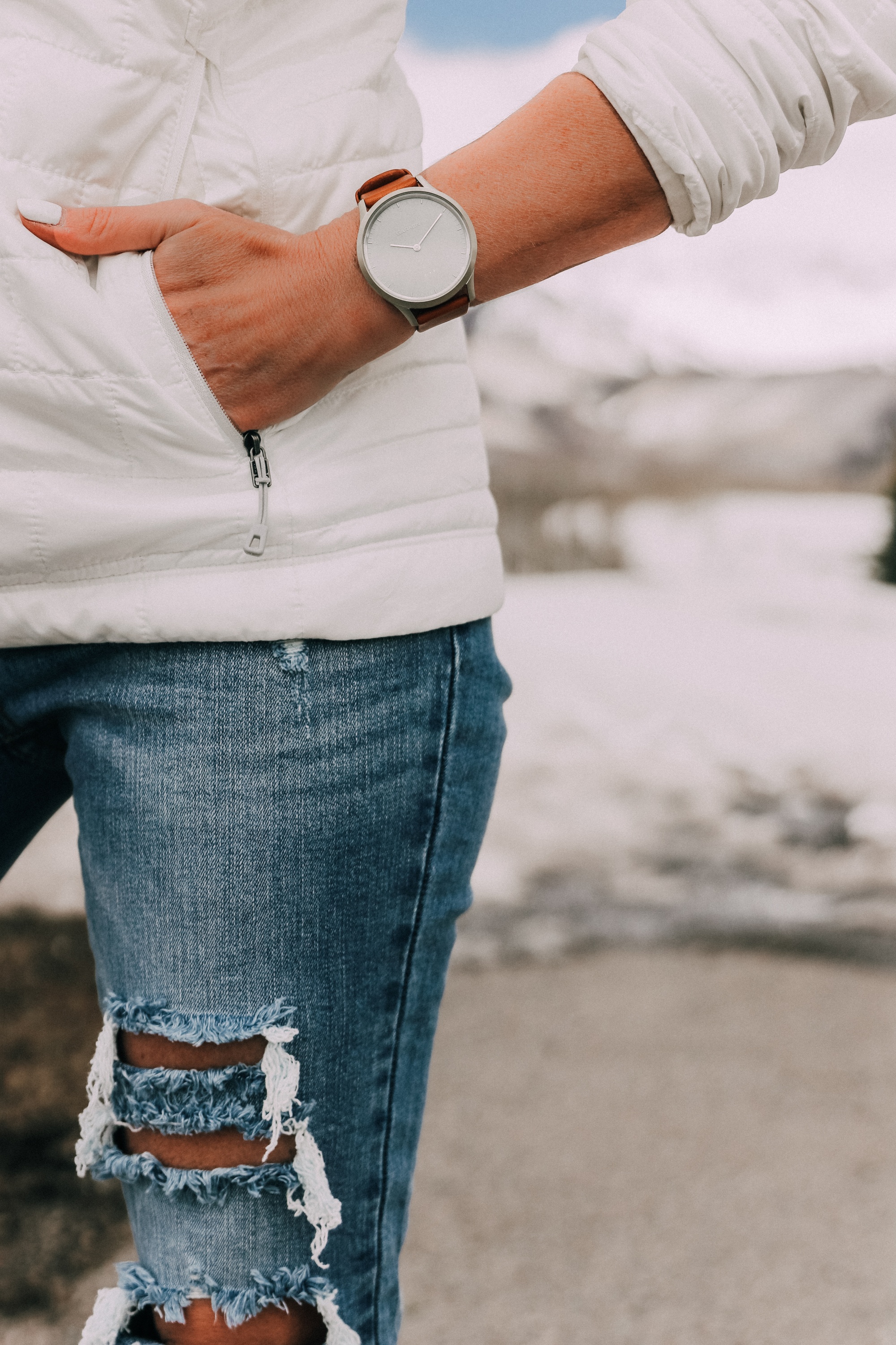Stylish Smartwatch, Fashion Blogger Erin Busbee of BusbeeStyle.com featuring the Vivomove Hybrid Smartwatch from Garmin in Telluride, CO