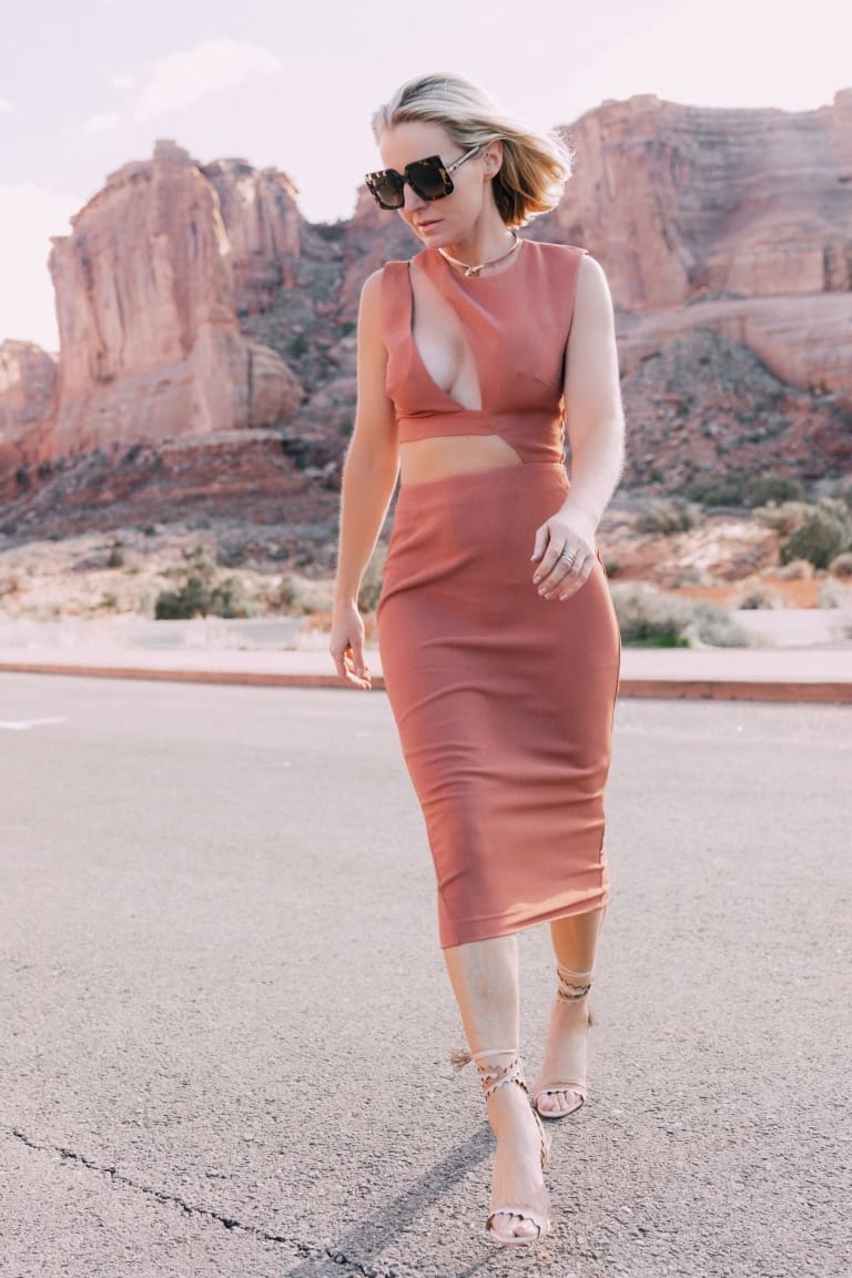 A Sexy Show Stopping Dress For Women Over 40 Busbee Style a-sexy-show-stopping-dress-for-women-over-40-busbee-style
