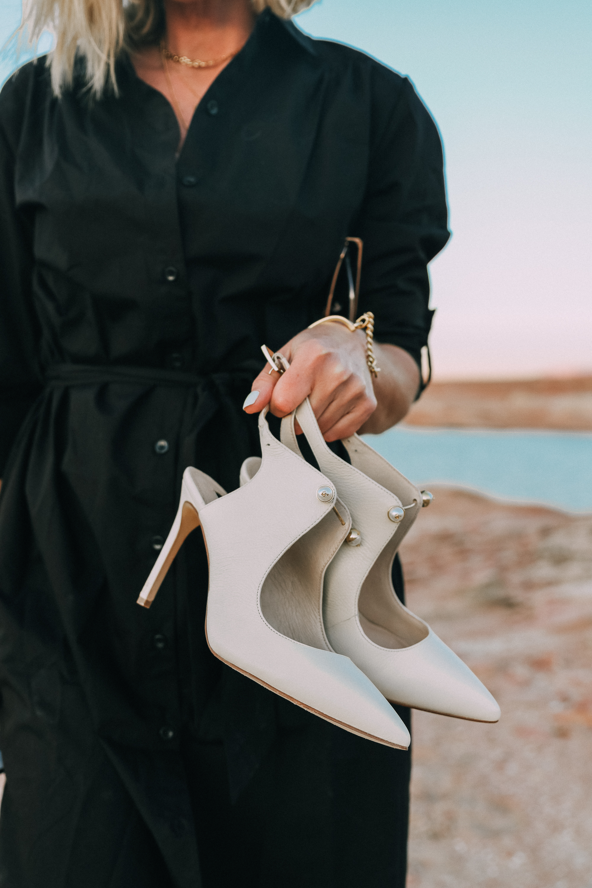 How To Wear A Shirtdress, fashion blogger erin busbee of busbeestyle.com at Lake Powell, Arizona wearing a black Time and Tru shirtdress from Walmart with Louise et Cie white pumps