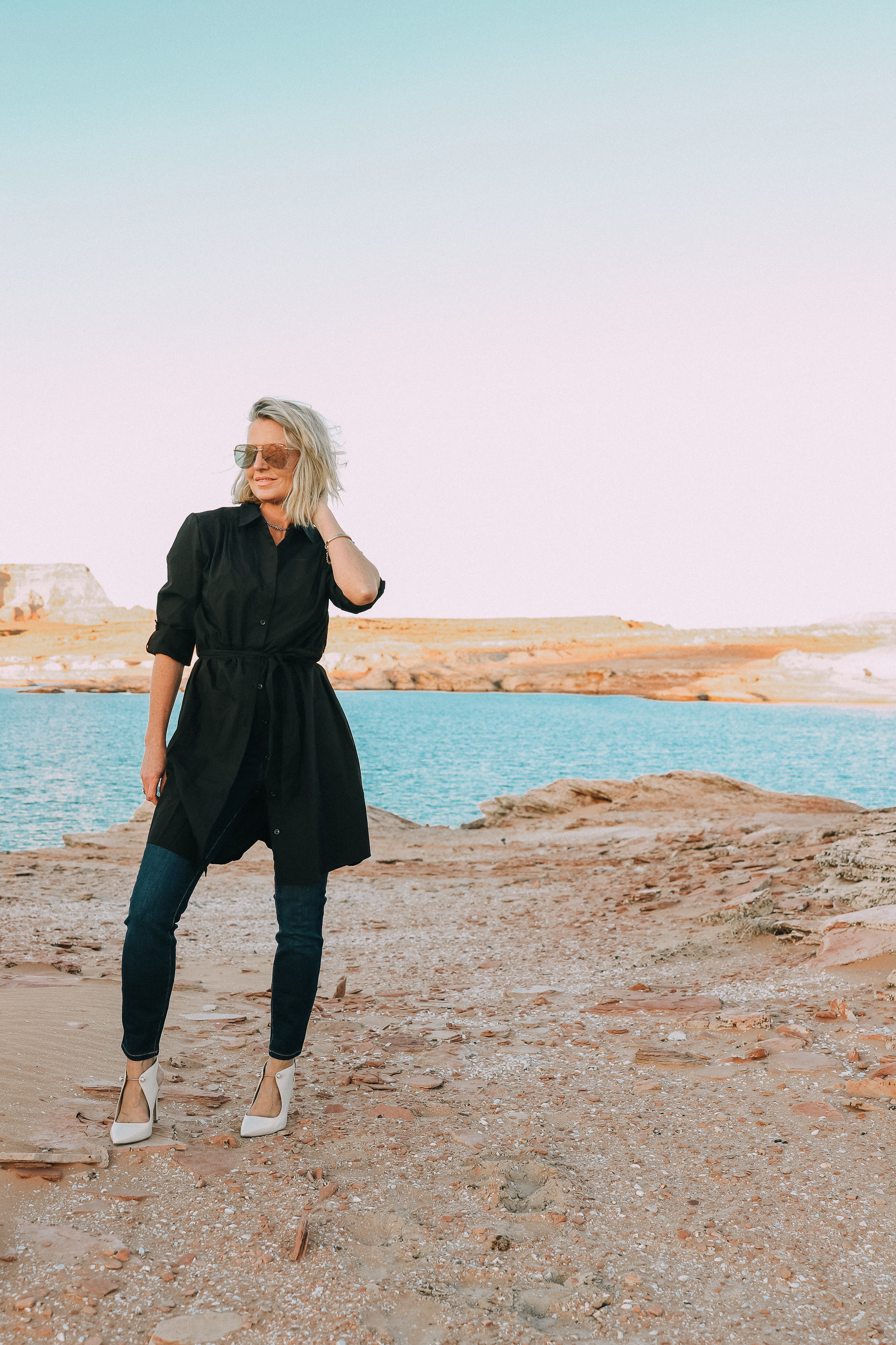 How To Wear A Shirtdress, fashion blogger erin busbee of busbeestyle.com at Lake Powell, Arizona wearing a black Time and Tru shirtdress with Sofia Vergara skinny jeans and Louise et Cie white pumps from Walmart