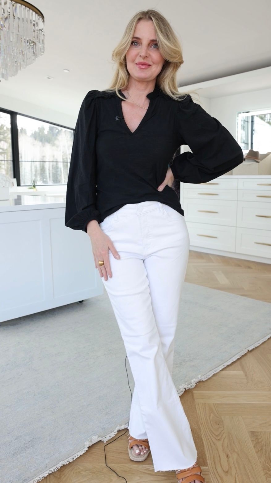 white jeans for summer, best white jeans, white jeans that aren’t see-through, Kut from the Kloth white high rise rachael jeans, Nation LTD claudine yoked tee, vince camuto molisana wedge 