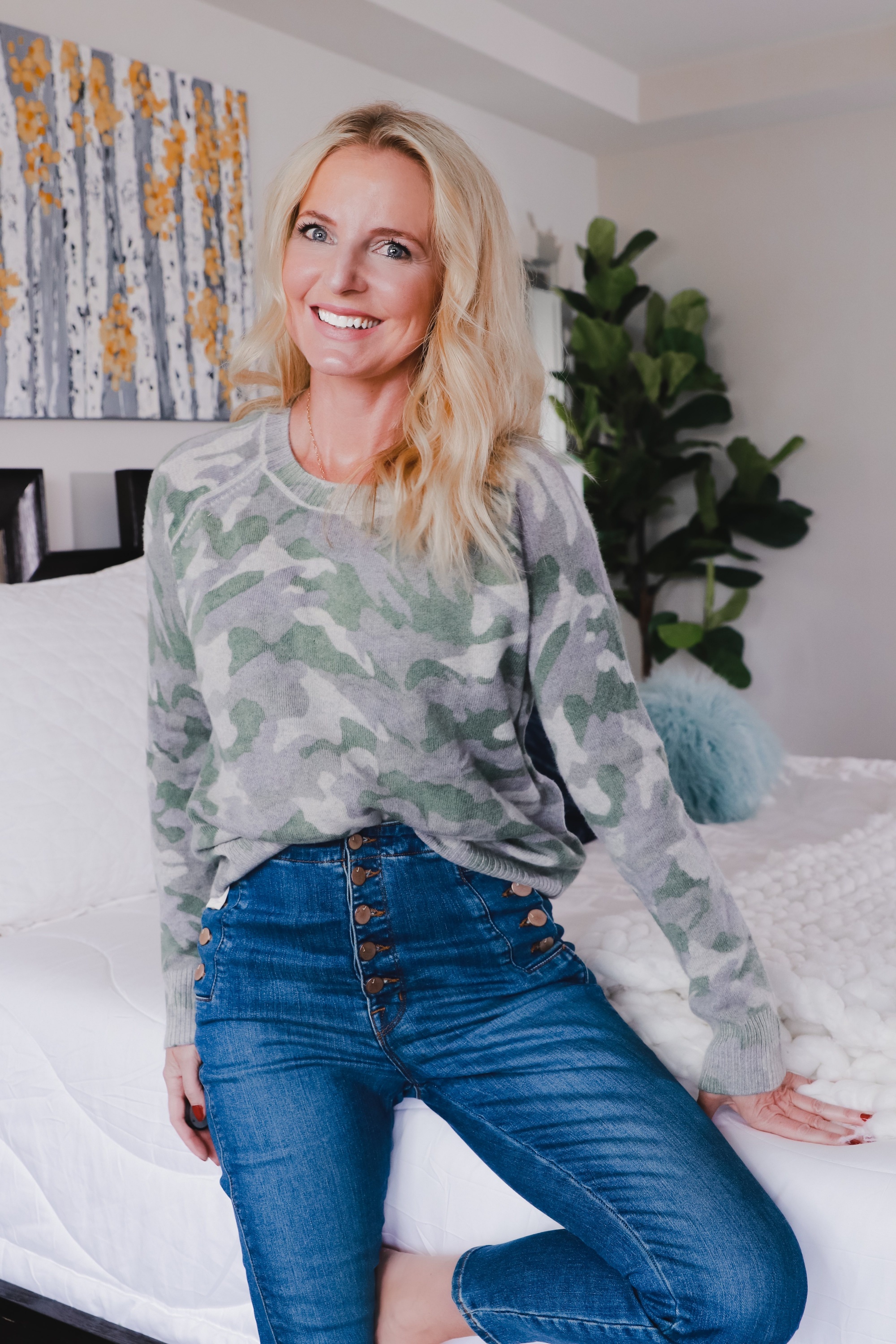 Aqua Cashmere Sweater, Erin Busbee of Busbee Style wearing a green camo cashmere sweater by Aqua from Bloomingdale's untucked from her J Brand Natasha jeans in Telluride, Colorado