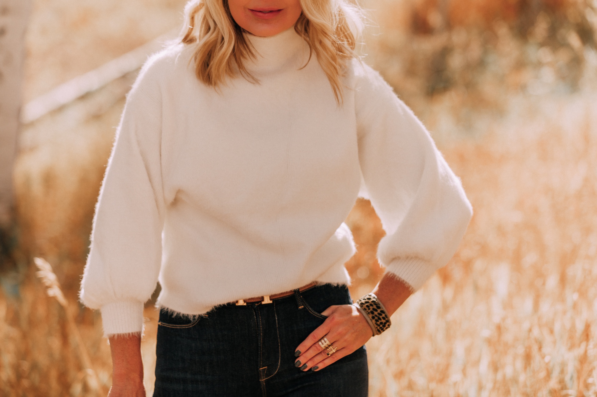 Fuzzy Sweaters, Fashion blogger Busbee Style wearing white fuzzy Line & Dot sweater with rag & bone skinny jeans, Hermes gold H belt in Telluride, Colorado