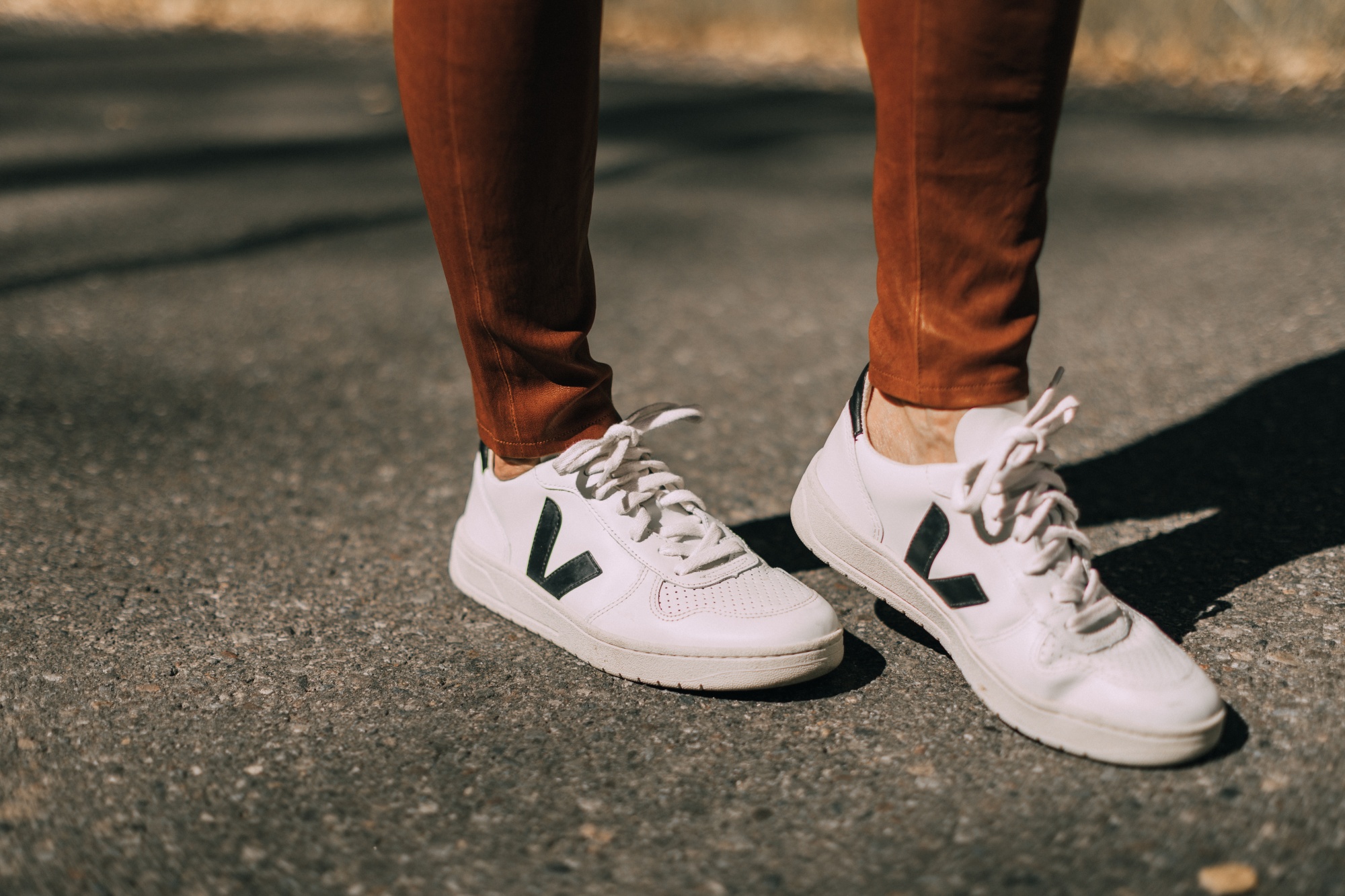 Veja Sneakers Honest Review, veja sneakers comfortable, veja sneakers pros and cons, Erin Busbee, Busbee Style, Fashion Over 40, Telluride, CO