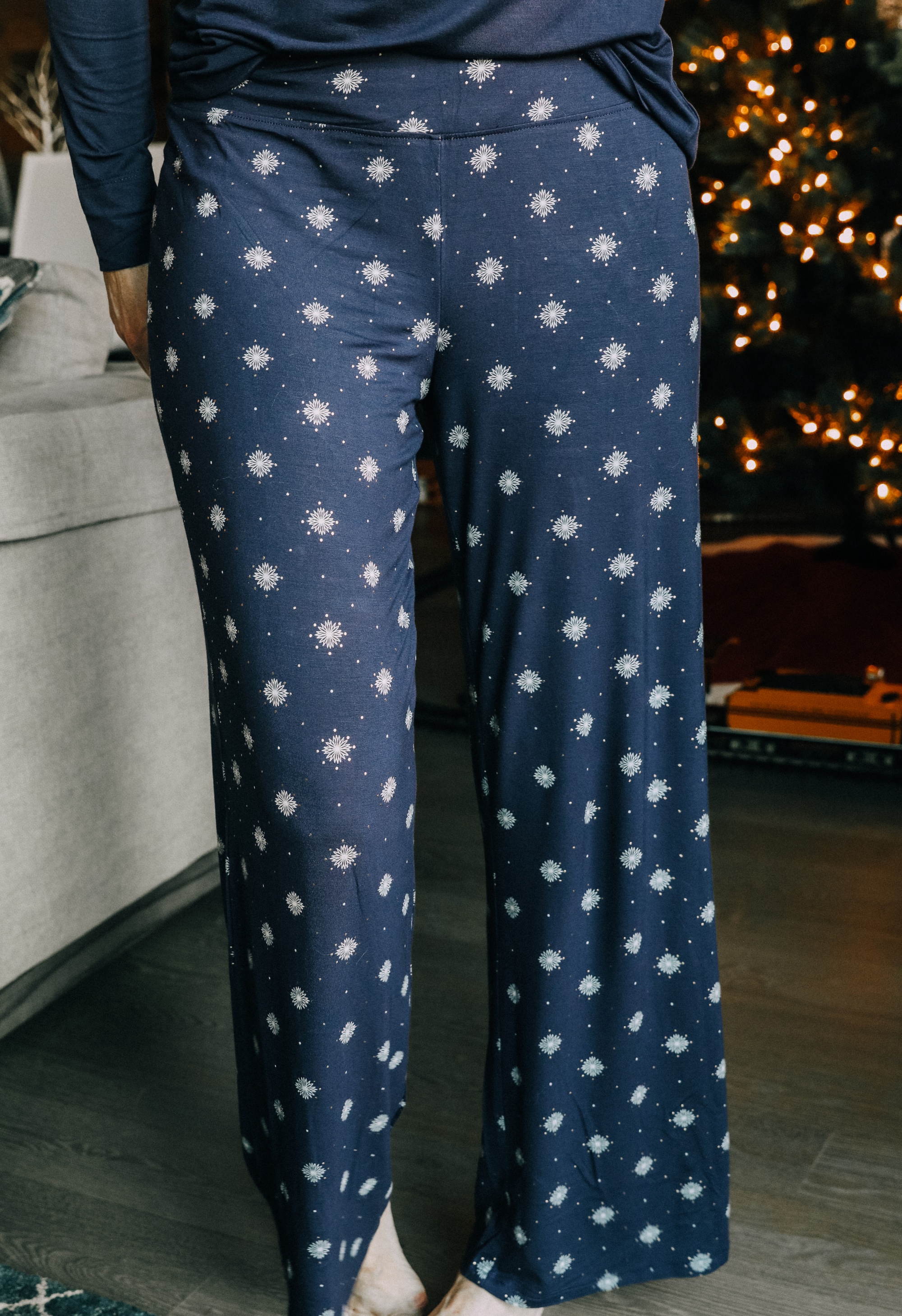 Best Pajama Sets, Fashion blogger Erin Busbee of BusbeeStyle.com featuring navy snowflake pajamas from Soma Intimates that are on major sale in Telluride, CO