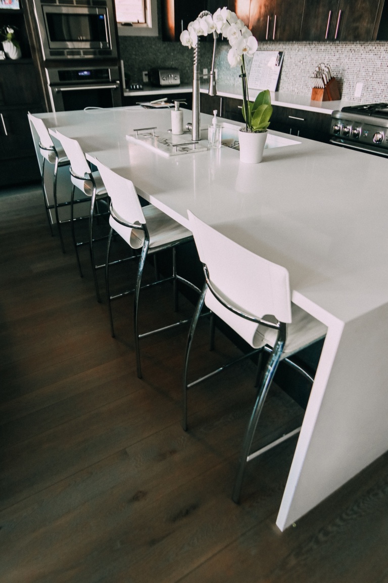 Kitchen Bar Stools, Fashion blogger Erin Busbee of BusbeeStyle.com sharing the best bar stools including white low back bar stools from Wayfair in her modern mountain home in Telluride, Colorado