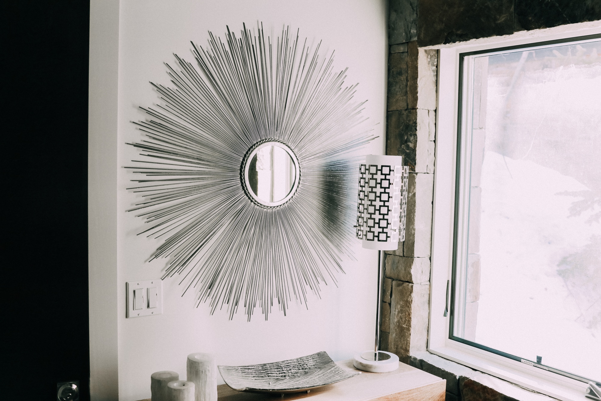 Sunburst mirrors, fashion blogger Erin Busbee of Busbee Style sharing her favorite sunburst mirrors in your home