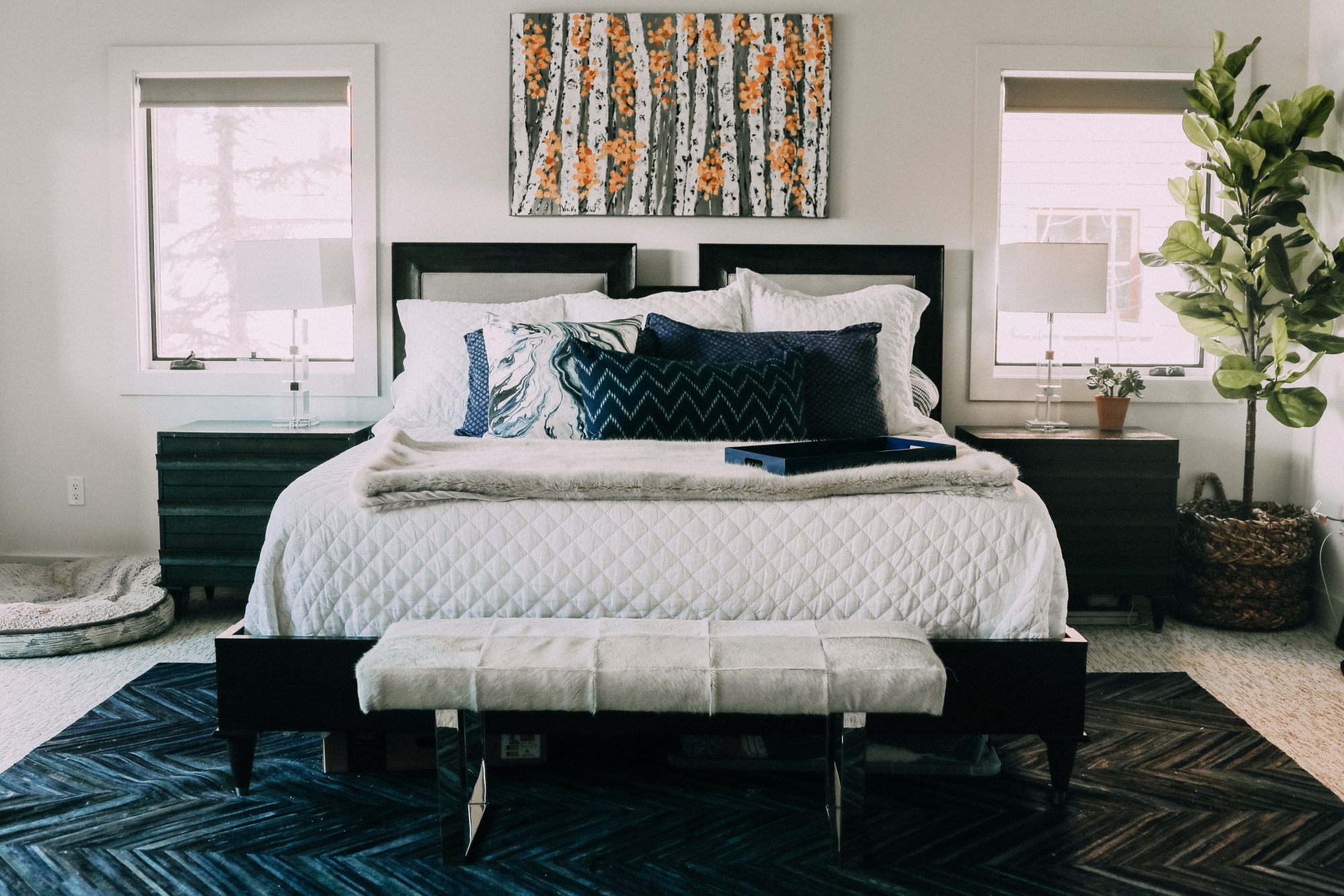 How Many Throw Pillows should you have on a bed, how many throw pillows are too many in modern mountain bedroom in Telluride, Colorado