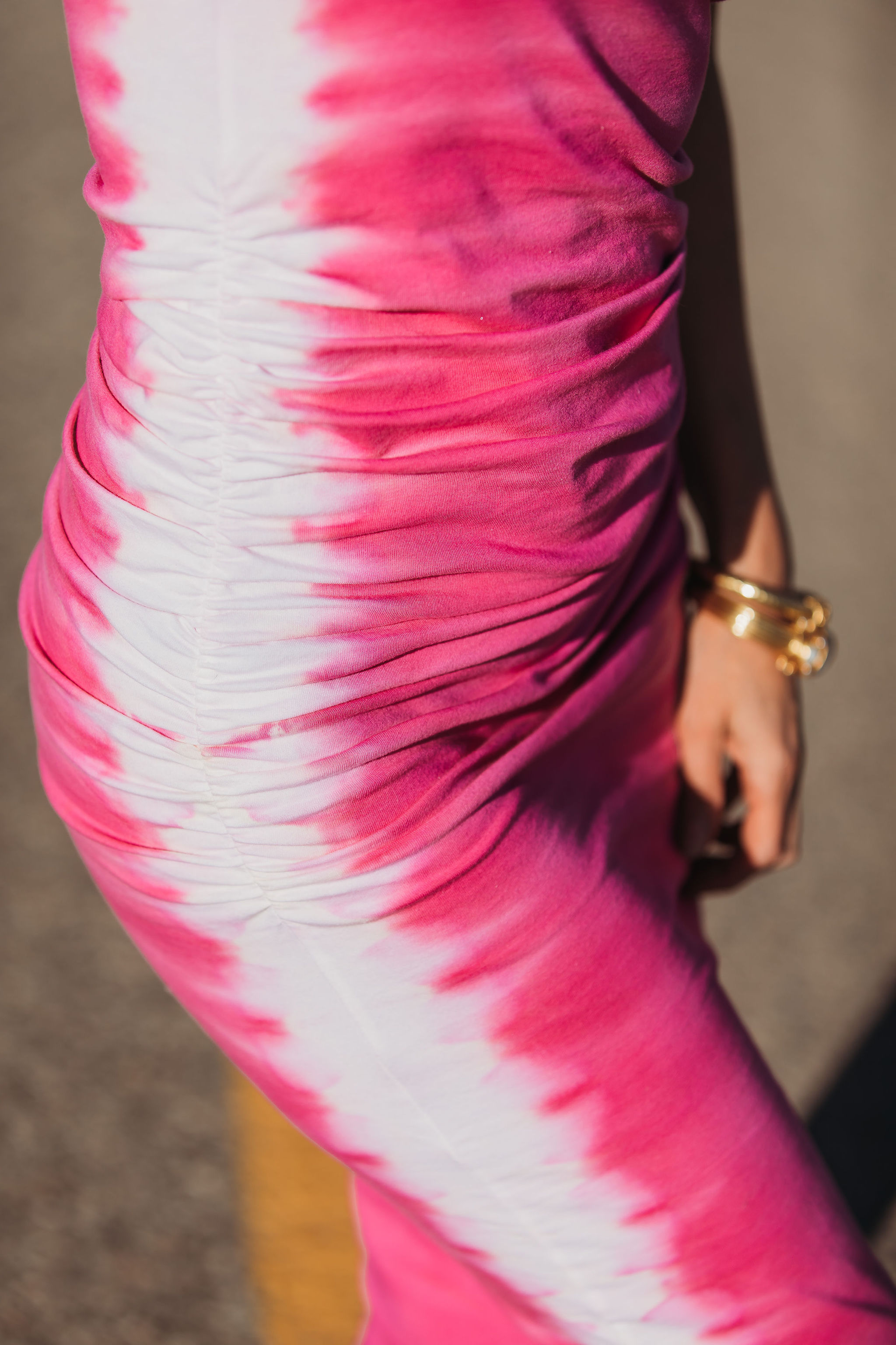 sophisticated age appropriate tie dye dress, pink michael stars flame wash midi dress fashion blogger busbee style outfit