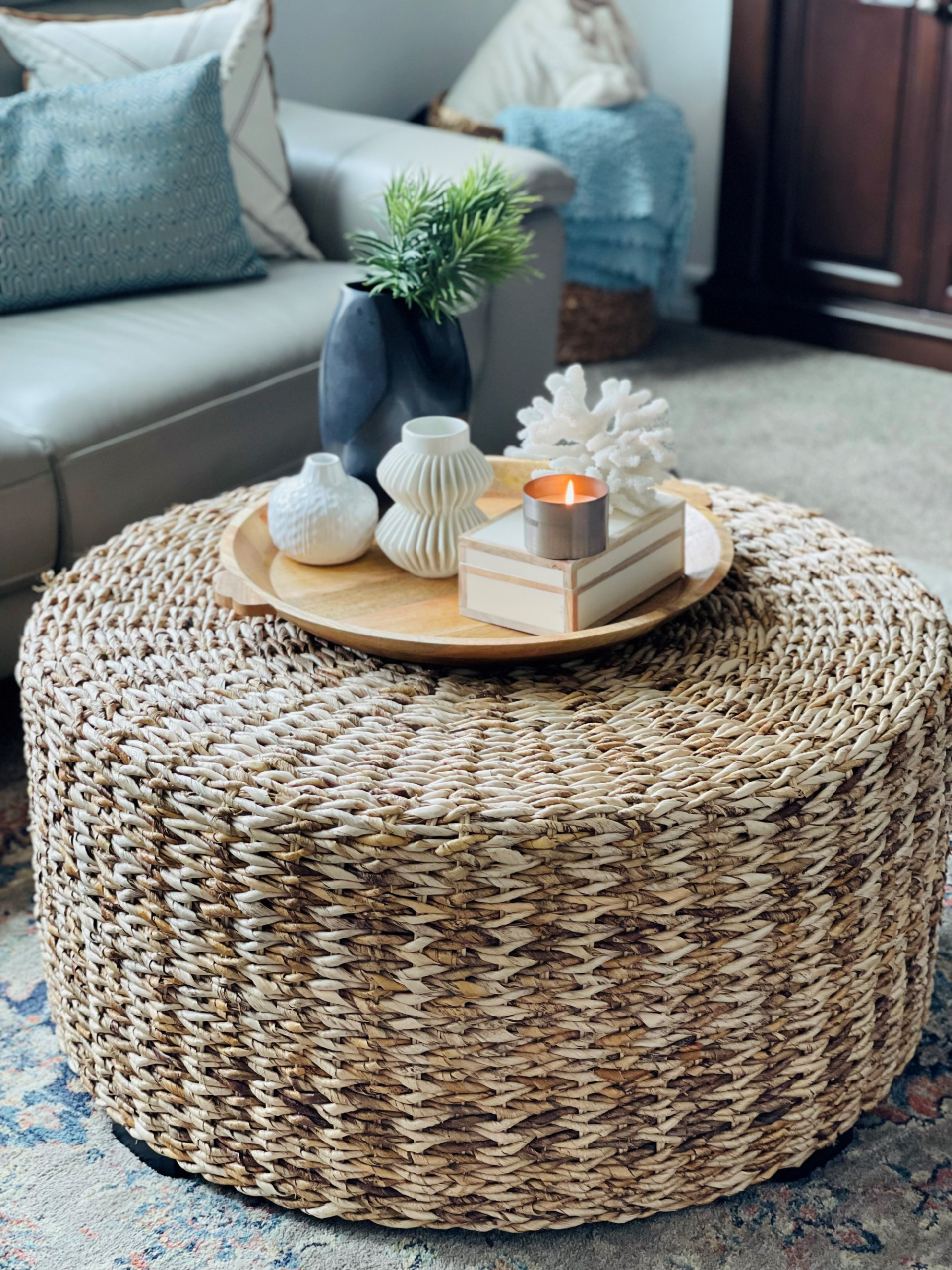 how to decorate your coffee table, style your coffee table with ease, 5 Sophisticated Ways to Style Your Coffee Table On A Budget