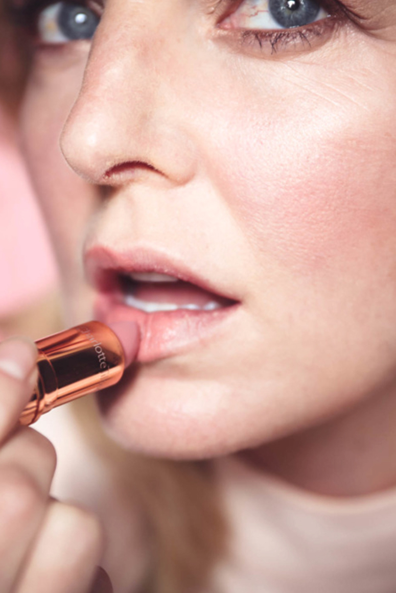 AVOID BOLD SHADES OF LIPSTICK AND INSTEAD FIND YOUR FAVORITE NUDE LIP COLOR