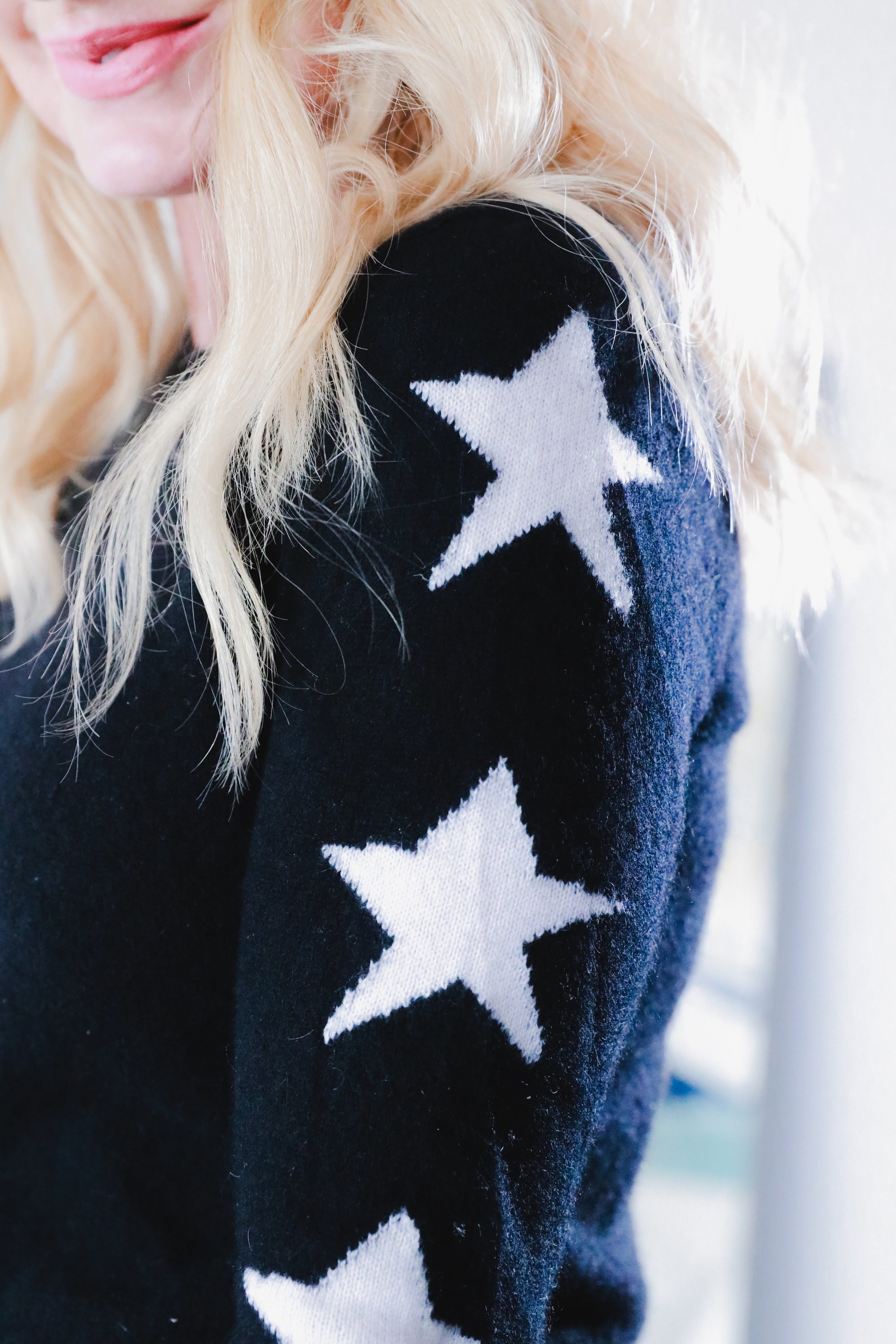 Fall Sweater, Erin Busbee of Busbee Style wearing an Aqua star sleeve sweater with gray J Brand Natasha jeans in Telluride, Colorado