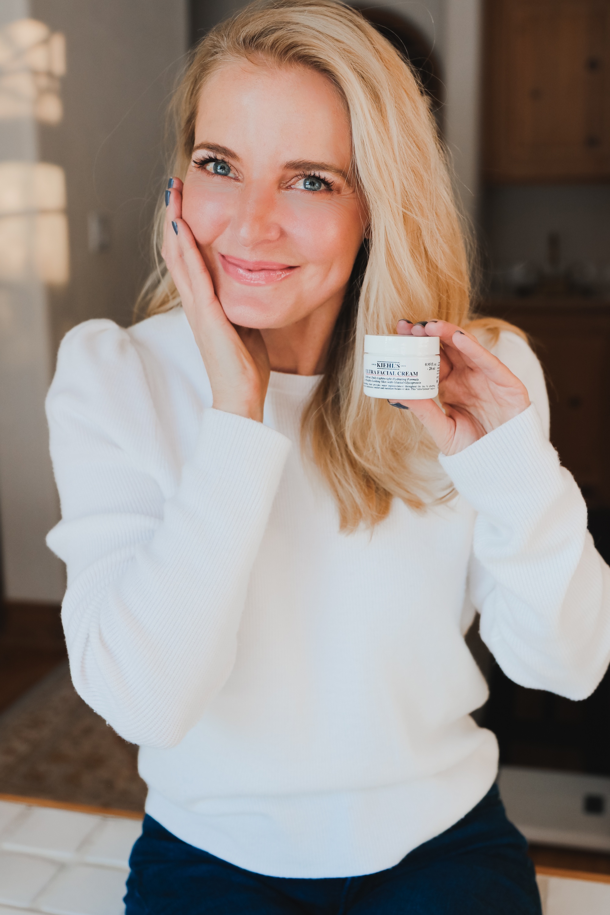 Skincare Gifts, Erin Busbee of Busbee Style using theUUltra Facial Cream by Kiehl' in Telluride, Colorado