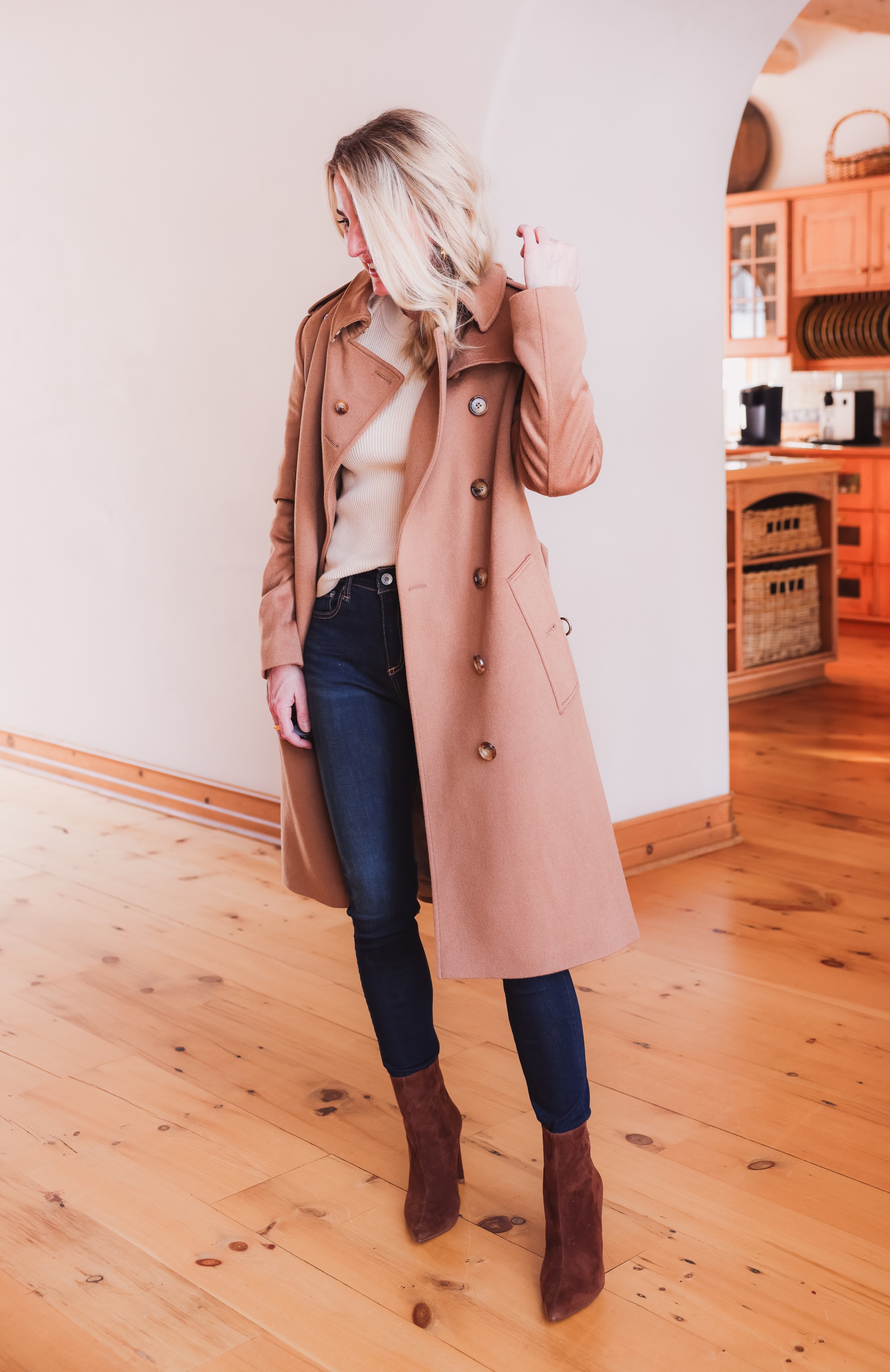 fashion over 40 blogger Erin Busbee wearing stiletto Steve Madden suede brown booties with dark wash skinny jeans and a Burberry Cashmere trench coat 