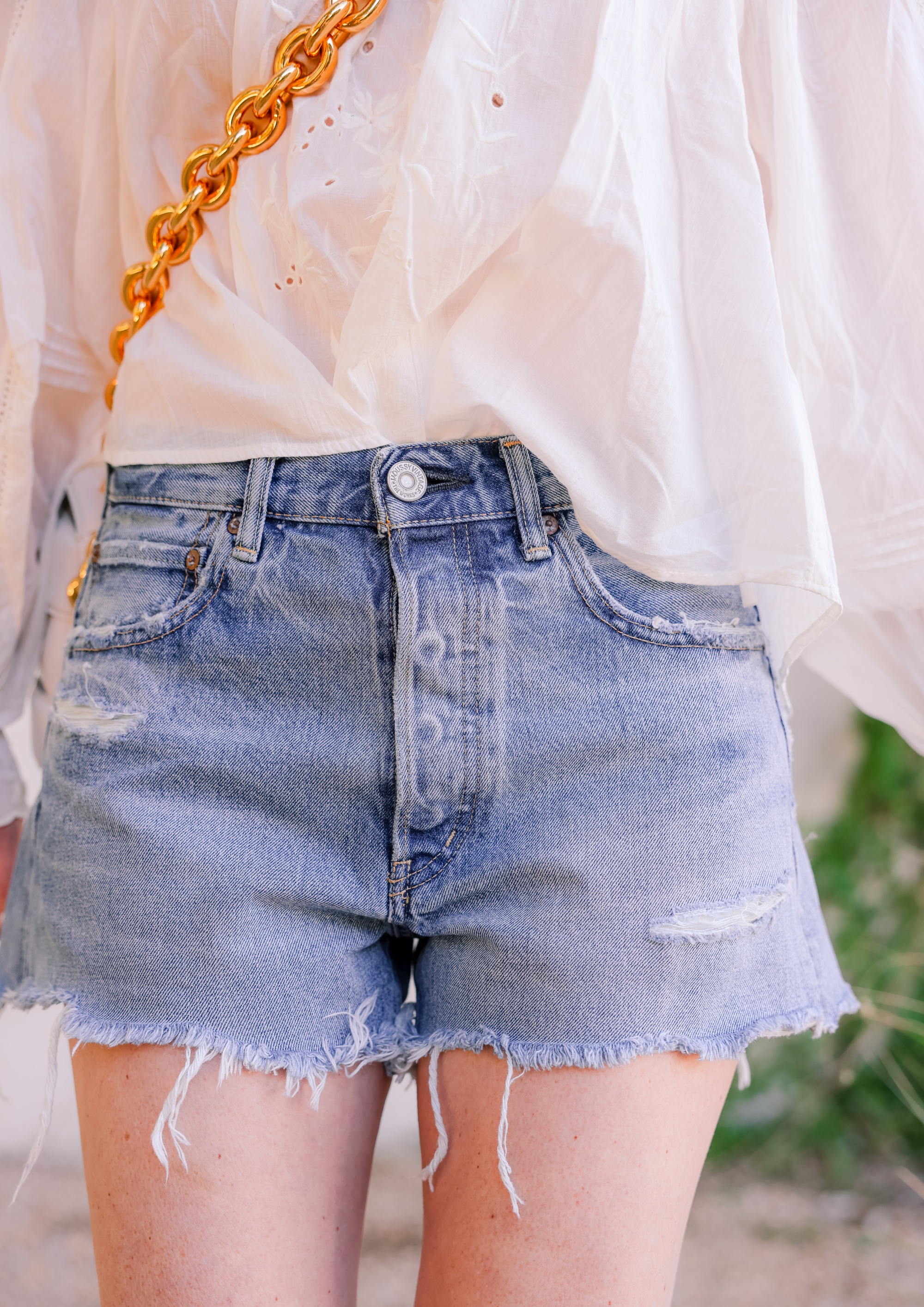 Moussy Vintage denim shorts, Erin Busbee, jean shorts, how should denim shorts fit, shorts for middle aged woman, how to wear shorts over 40, length of shorts womens, shorts inseam guide womens, are my shorts too short, jean shorts outfit, cute shorts, mom shorts outfit
