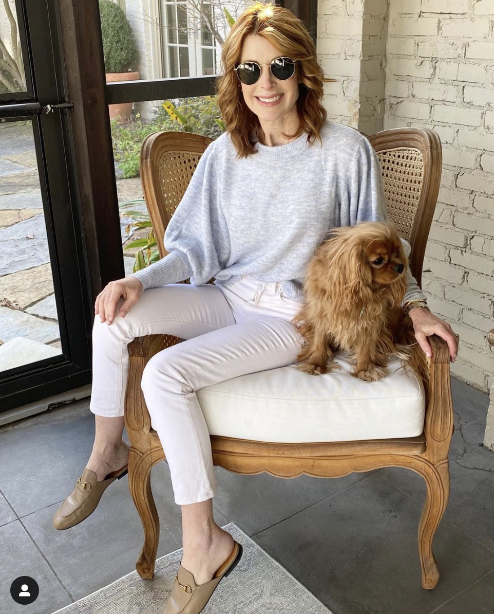 White Jeans Over 40 - Cathy Williamson @themiddlepageblog, best white jeans, white jeans over 40, how to wear white jeans, white jeans outfit, white jeans outfit summer, outfits with white jeans, white pants