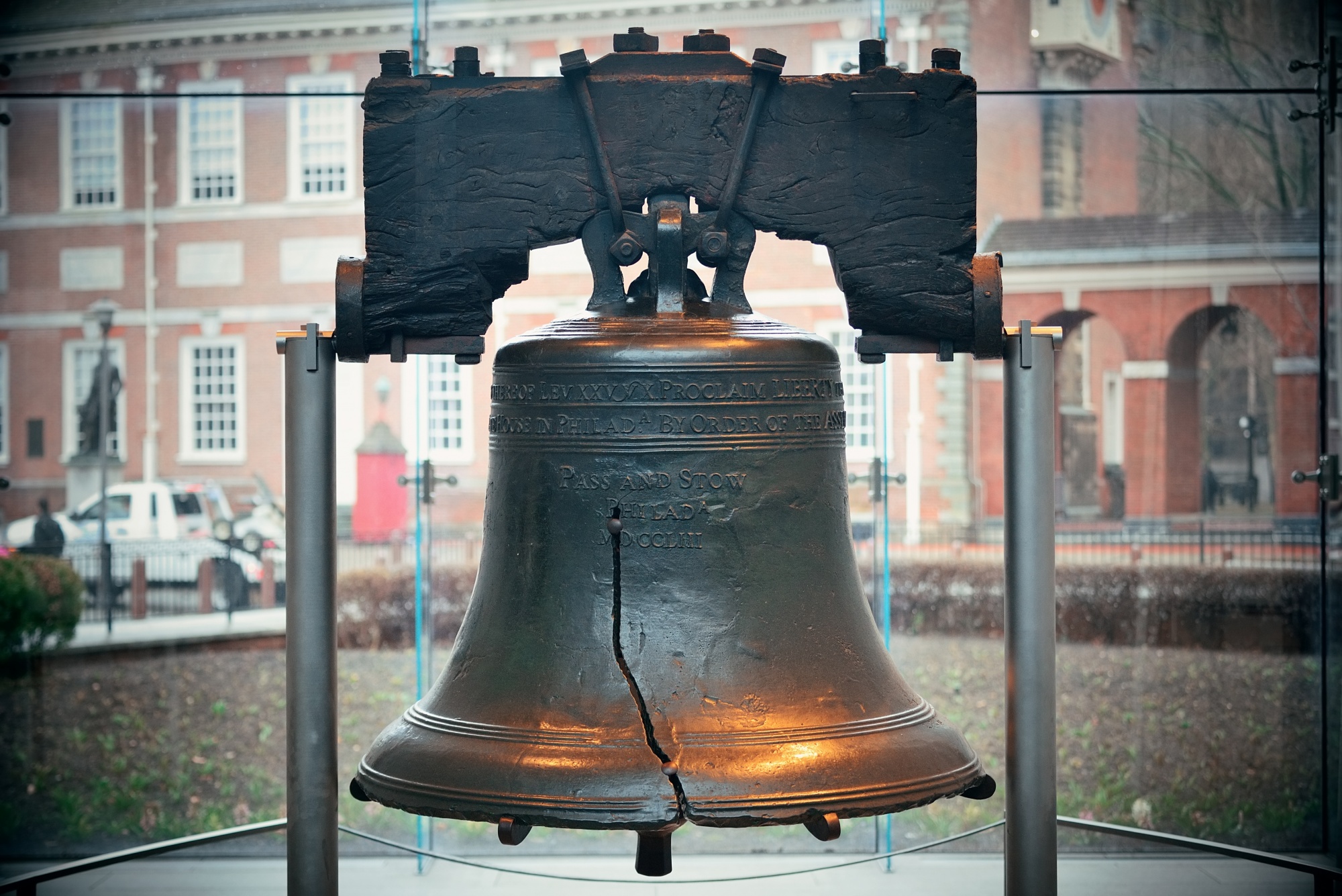 travel destinations for foodies, the Liberty Bell in Philadelphia, Pennsylvania
