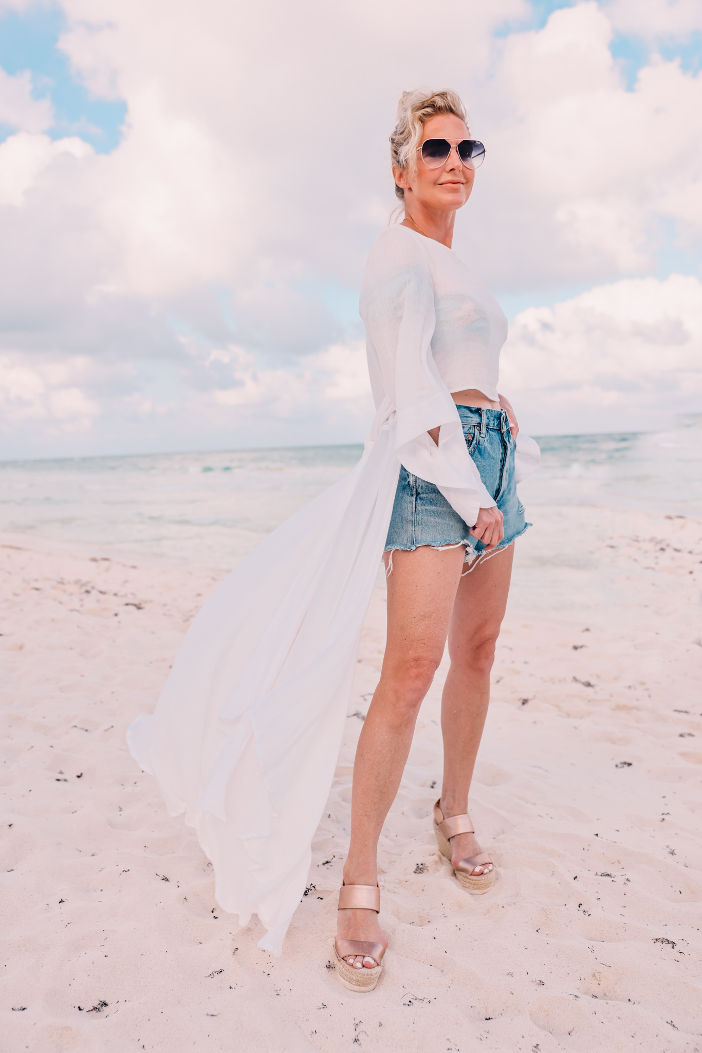 white tops for summer, best white top, best white tops for summer, high low top, just bee queen lorena top, erin busbee, moussy vintage packard shorts, kenneth cole espadrille wedges, white statement tops