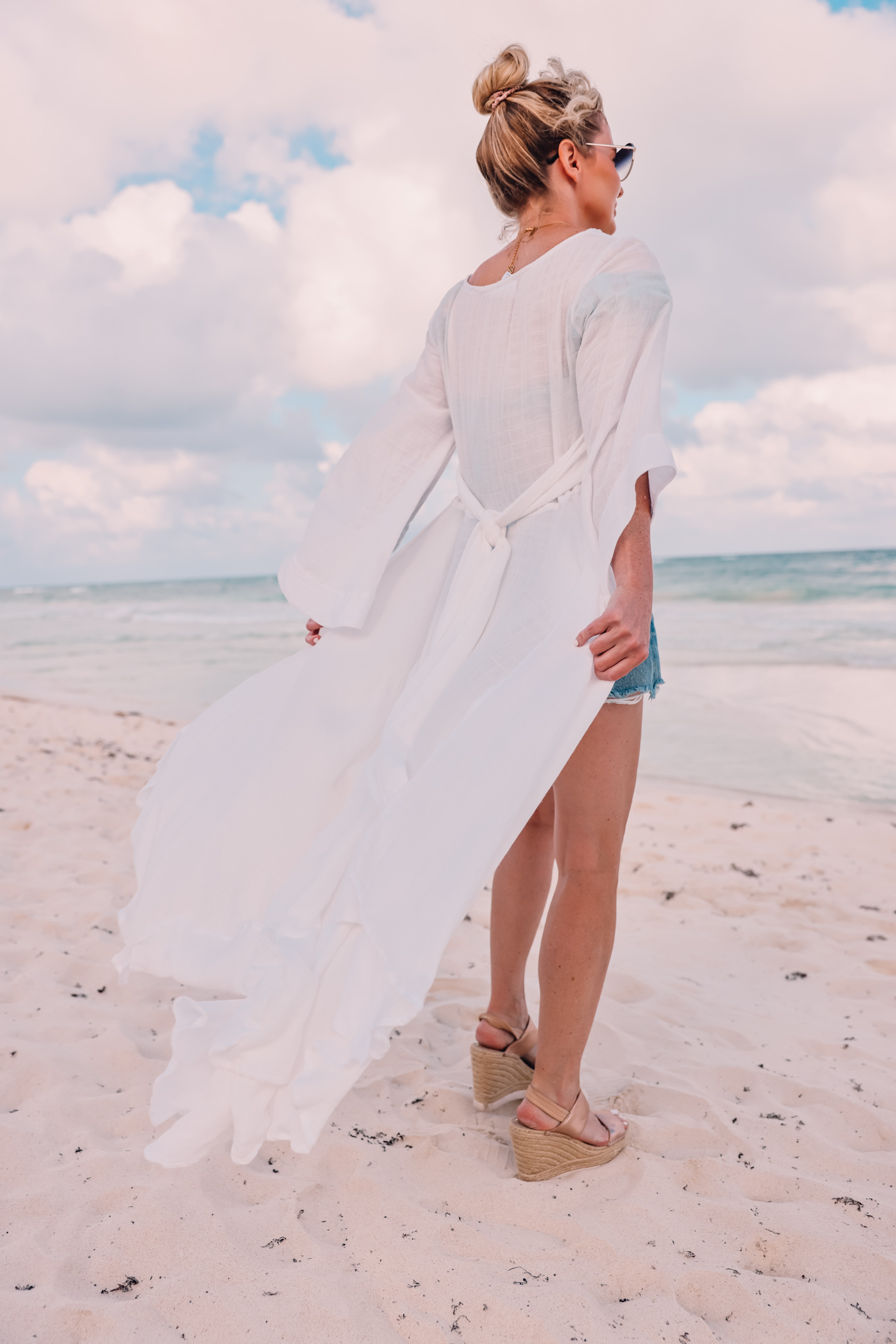 white tops for summer, best white top, best white tops for summer, high low top, just bee queen lorena top, erin busbee, moussy vintage packard shorts, kenneth cole espadrille wedges, white statement tops