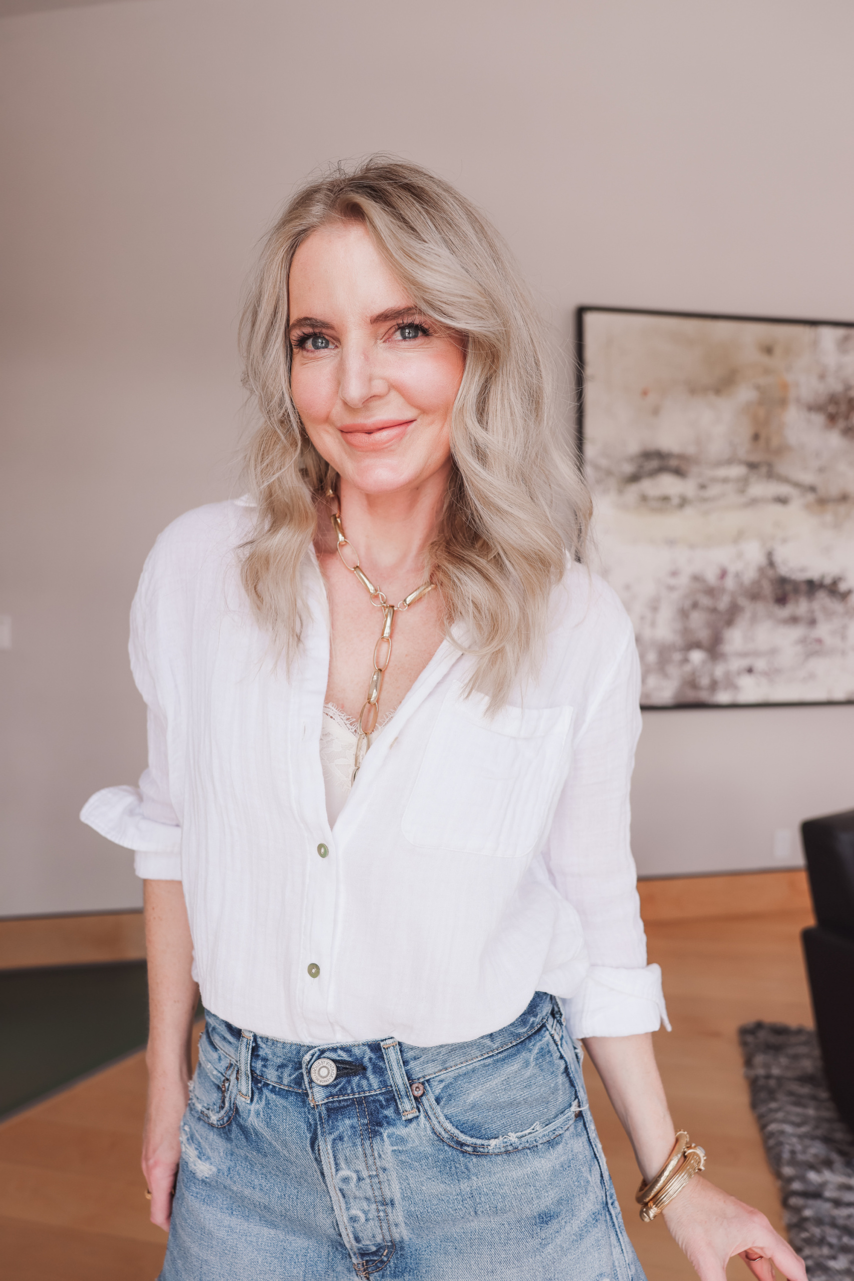 best white button down shirts, button down shorts over 40, how to find the perfect button dow shirt, white button down shirt, erin busbee, rails ellis cotton shirt, why own a white button down shirt, moussy vintage denim shorts