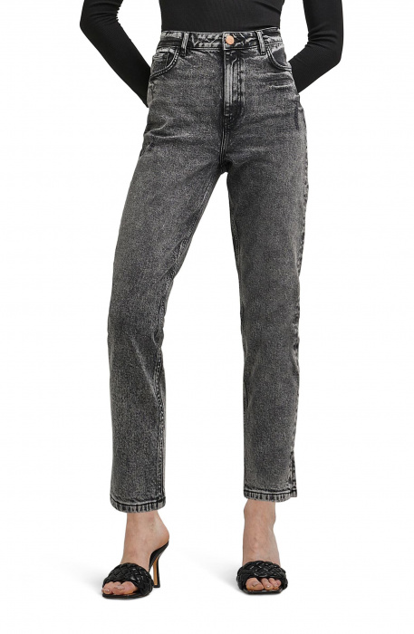 16 Jeans That Will Keep You Looking On-Trend This Year...All Under $100!