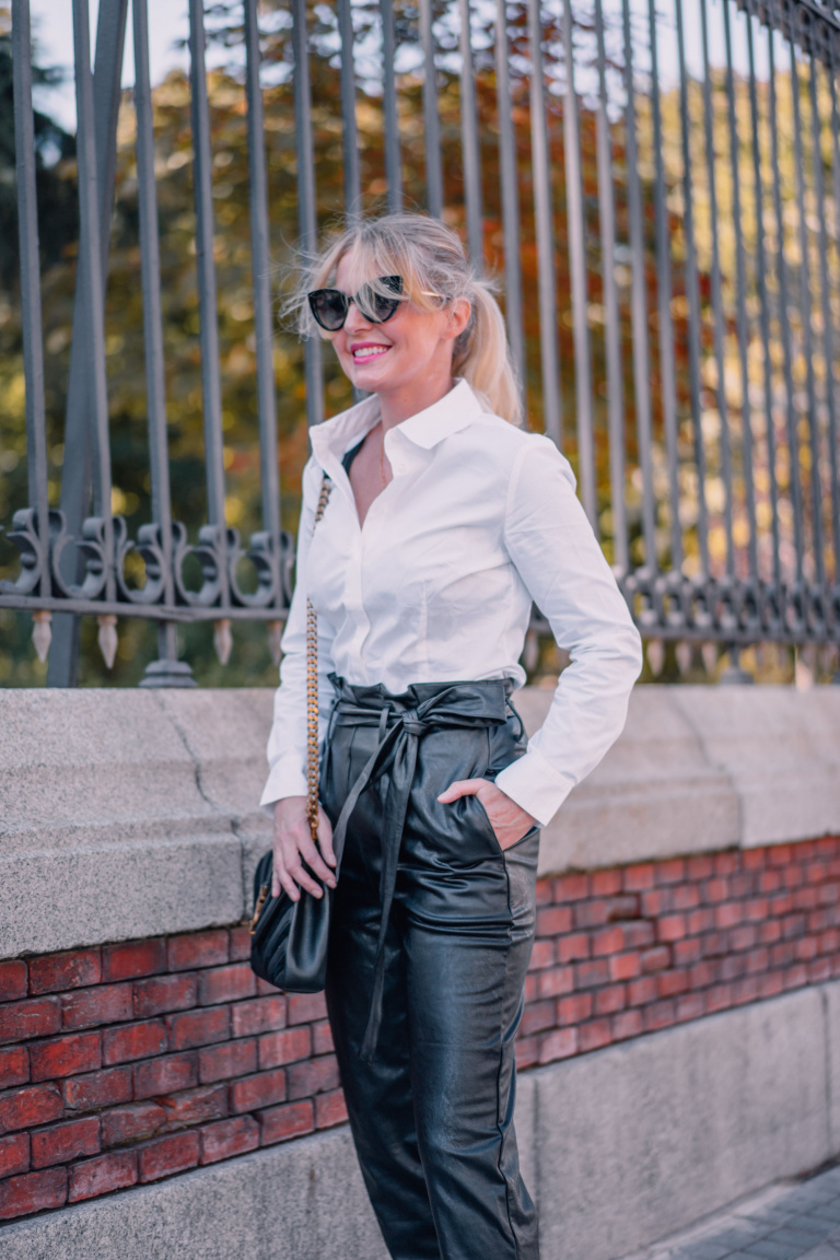 Wear Leather Pants Over 40 For The Hottest Look That Is SO Cool