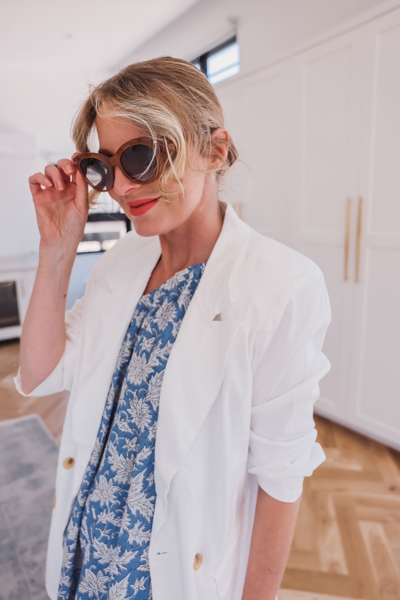 white blazer outfits, easy summer outfits for busy moms, easy summer outfits, summer mom outfits 2022, summer mom outfits, casual summer outfit ideas, cute mom outfits for summer, easy mom outfits, mom outfit ideas, casual mom outfits summer, summer outfit 2022, casual summer outfits for over 40, casual summer outfits for over 30, blue printed maxi dress by velvet, marc fisher mesh strappy heels, le specs sunglasses, erin busbee, busbee style, fashion over 40, telluride, colorado, evereve white double breasted blazer, How to wear a white blazer in summer, White blazer outfit summer, casual white blazer outfit, white blazer with jeans, how to wear a white blazer, ways to wear a white blazer