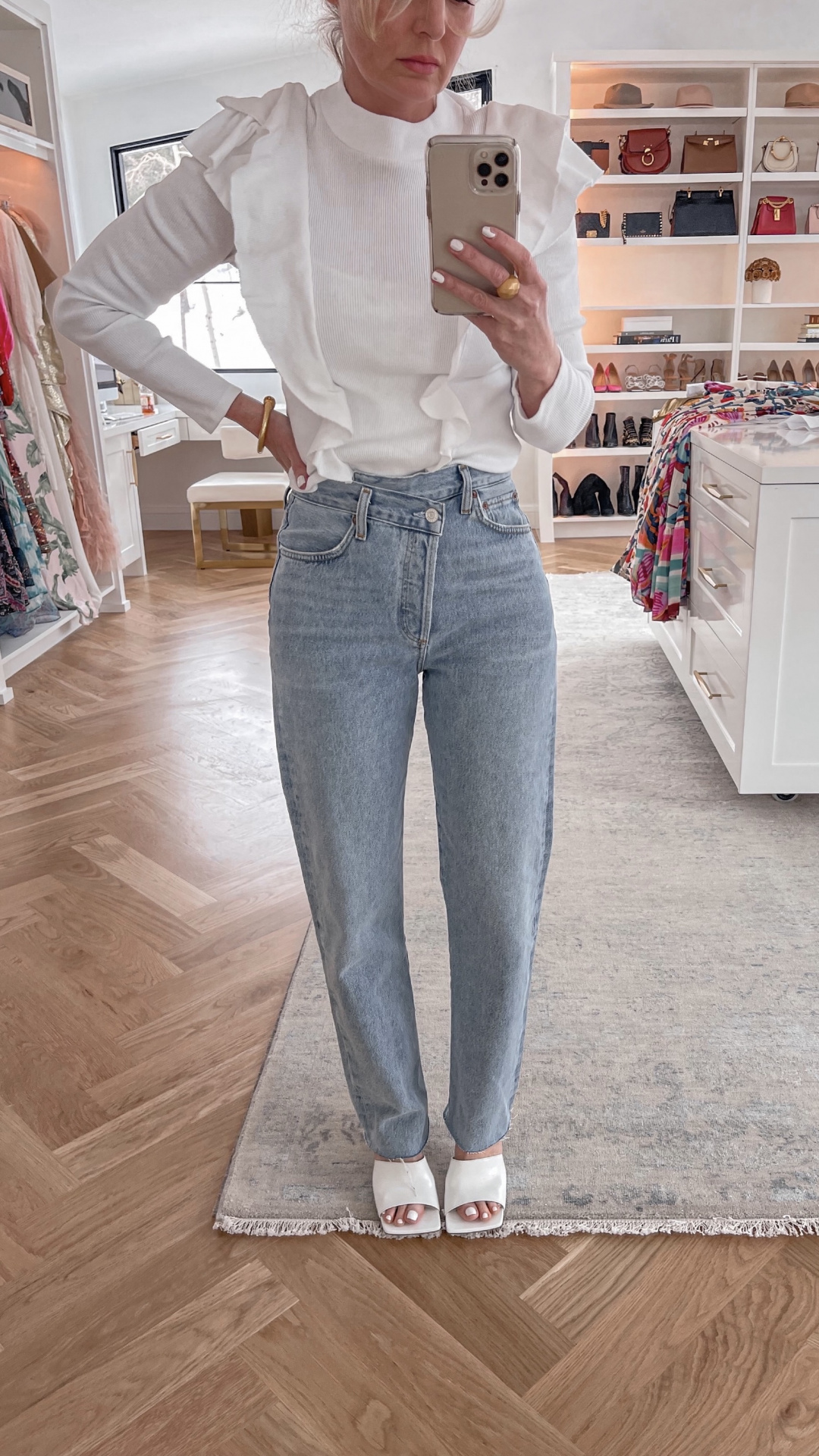 denim trends, denim trends 2022, womens denim trends 2022, are skinny jeans still in style 2022, new denim trends, erin busbee, busbee style, fashion over 40, telluride, colorado, agolde criss cross jeans