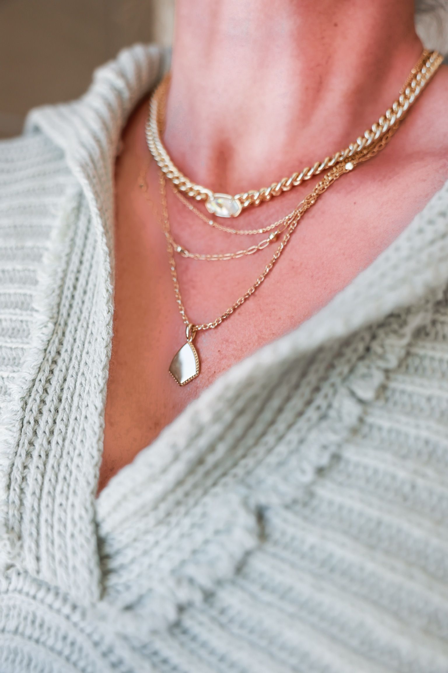 Life hacks for women, happy hacks, everyday hacks, hacks for a simpler life, easy hacks, style hacks, fashion hacks, cleaning hacks, beauty hacks, just add layers, kendra scott grier pendant necklace, kendra scott camry layerd pendant necklace, free people marlie pulloever sweater, erin busbee fashion blogger over 40, telluride co