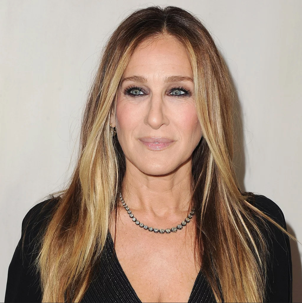 Sarah Jessica Parker smokey eye makeup, timeless makeup looks, holiday makeup looks, festive makeup looks, elegant holiday makeup, holiday party makeup, Erin Busbee, Busbee Style, Beauty Over 40