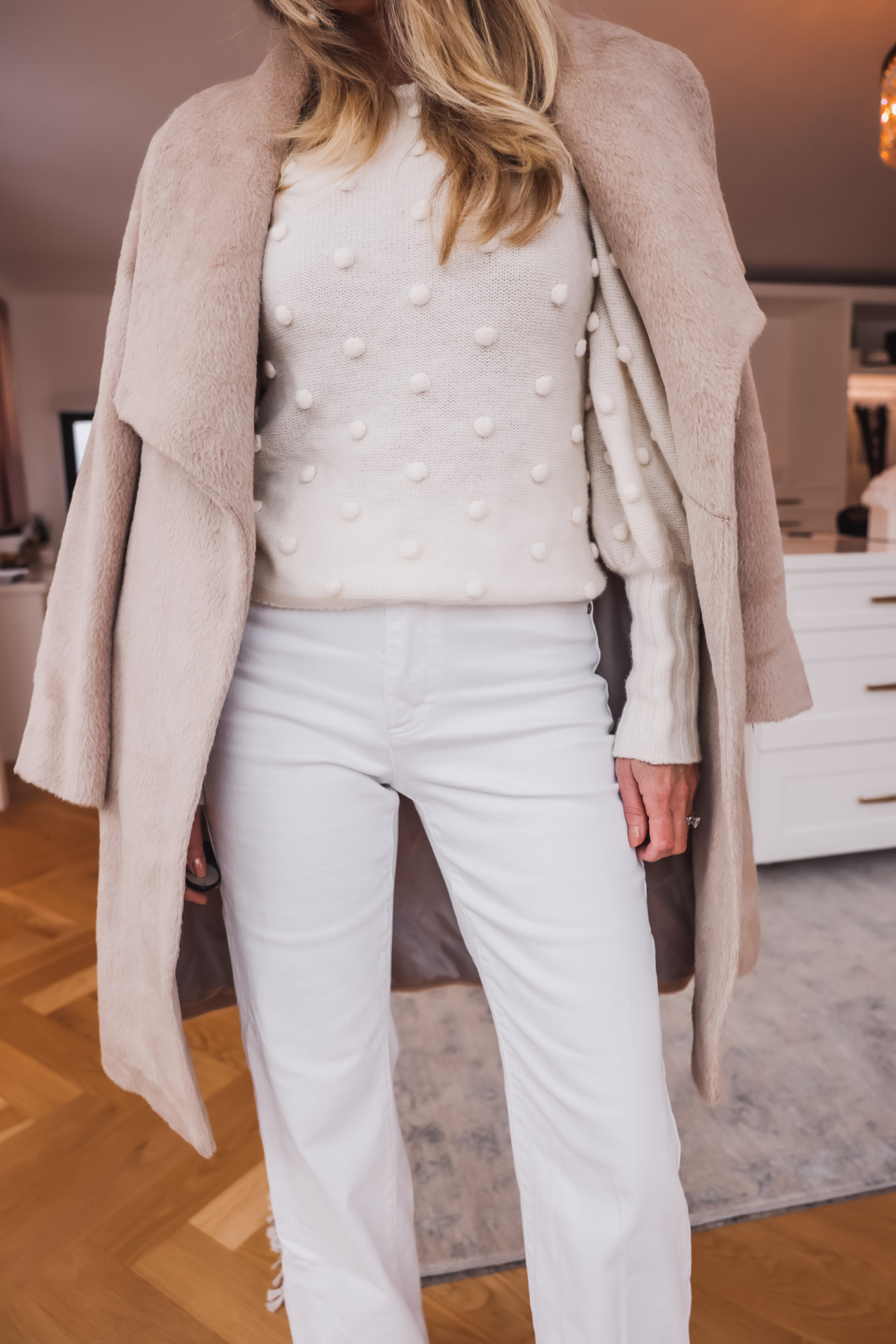 neutral winter outfit | Look Expensive During Winter