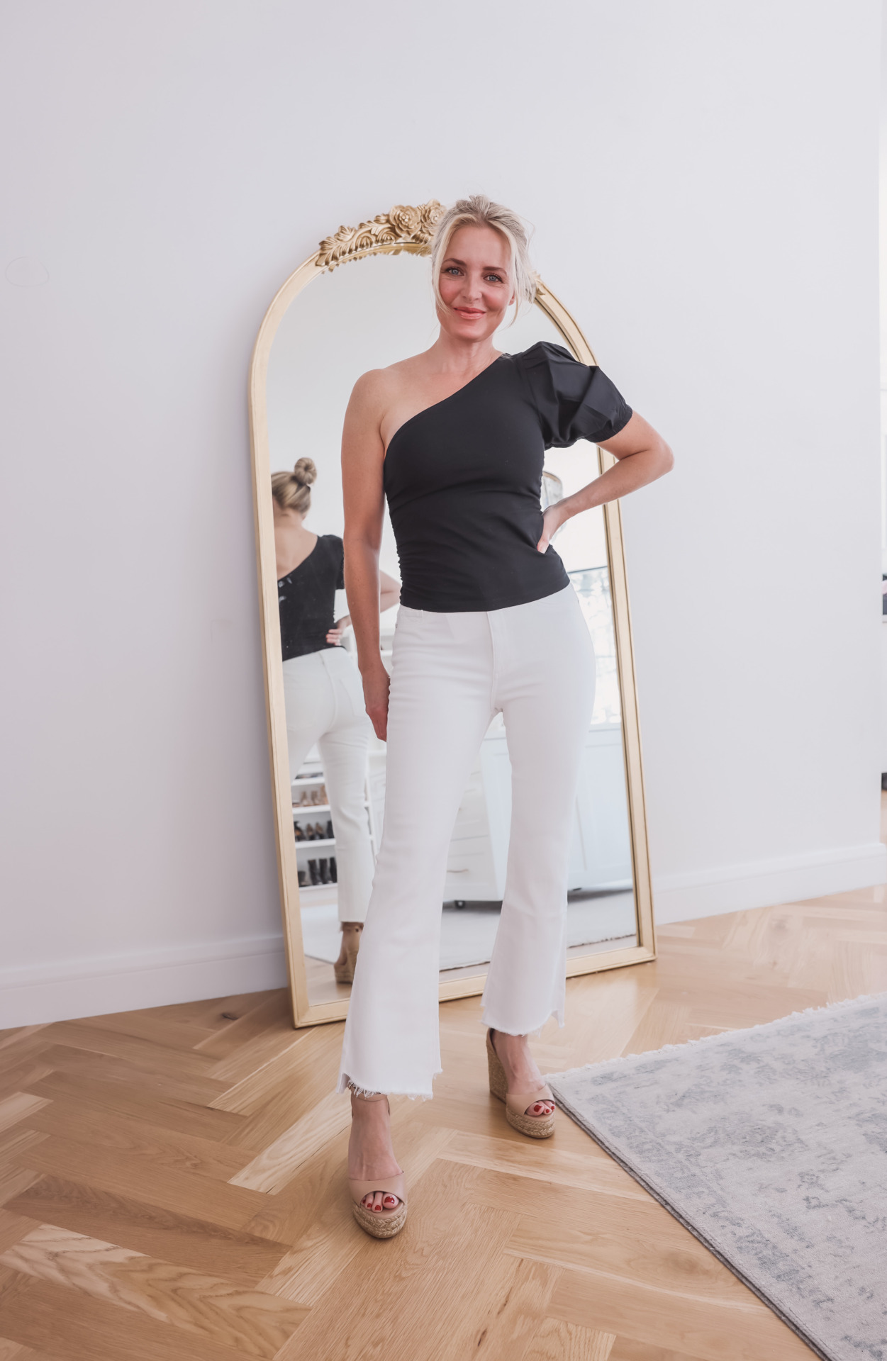 best white jeans, white jeans for summer, best white jeans, white jeans that aren’t see-through, erin busbee, busbee style, fashion over 40, white dl1961 bridget cropped jeans, english factory one shoulder top, stuart weitzman wedges