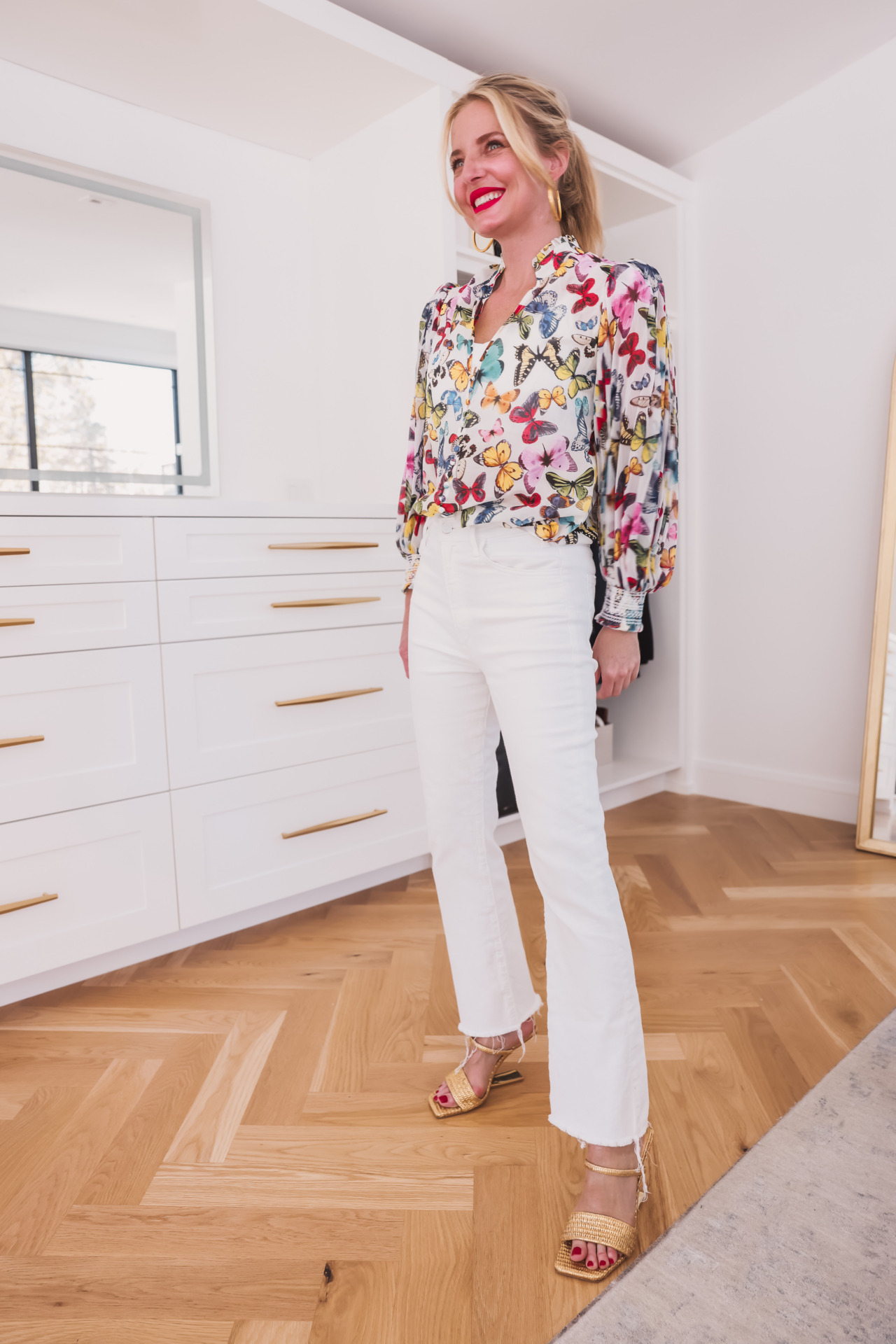 How to Style White High Rise Mom Jeans - By Charlotte B