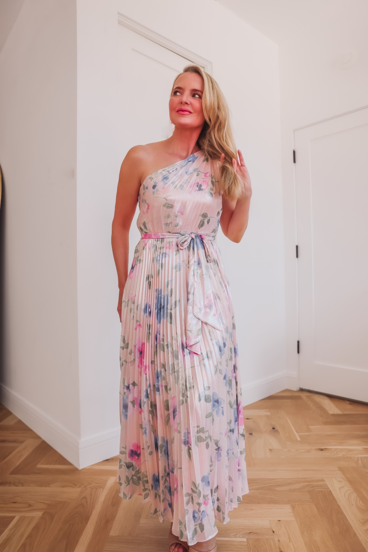 Mom outfits for every occasion-summer mom outfits, chic mom outfits, comfortable mom outfits for summer, wedding guest dress, summer wedding guest dress, summer wedding guest dresses, best summer wedding guest dresses, summer wedding guest dresses by dress code, wedding dress codes, erin busbee, busbee style, fashion over 40, pink floral one shoulder midi dress